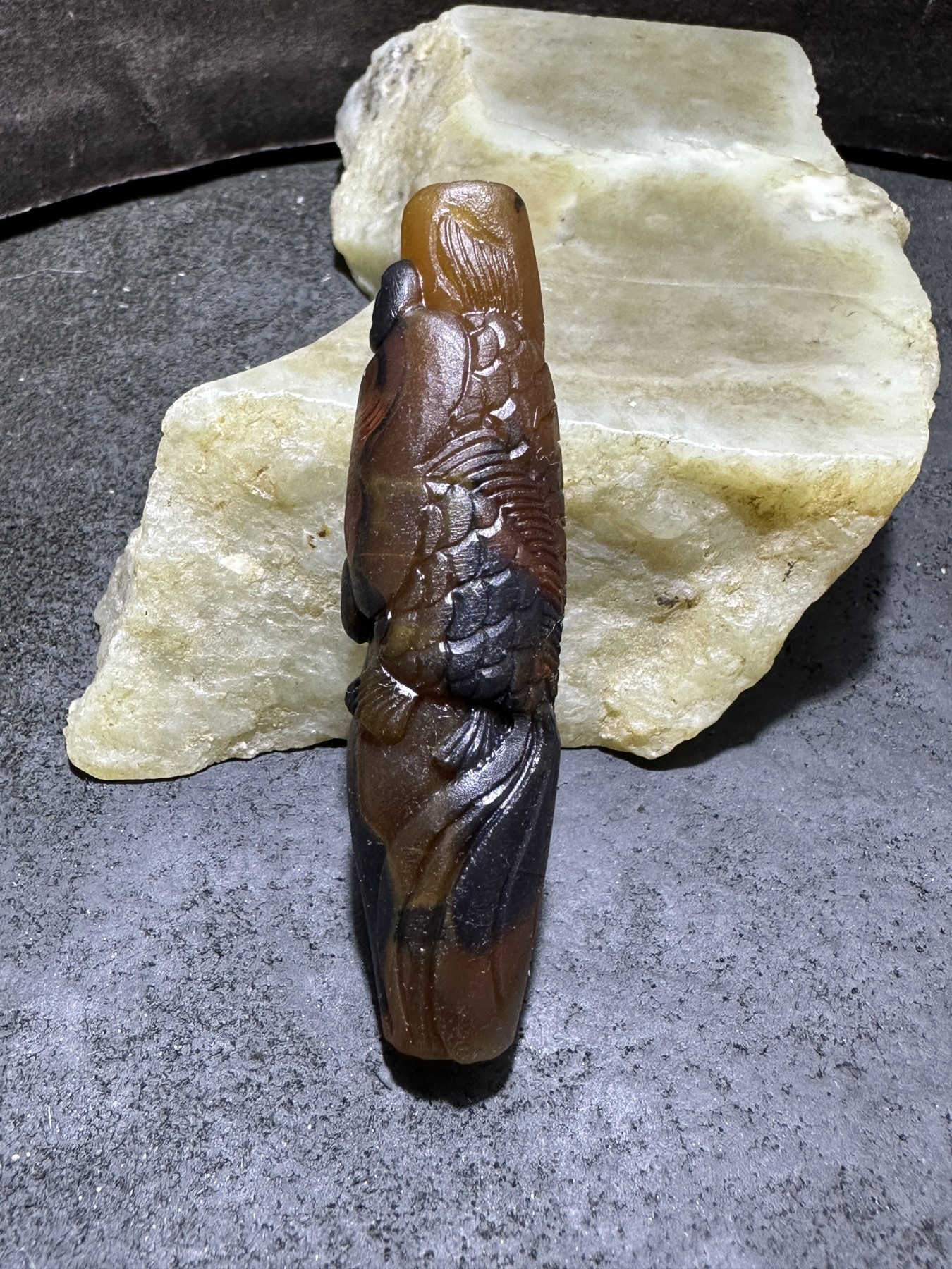 精美亚光高玉化巴西玛瑙手工俏色巧雕金鱼吊坠（把件）一个！