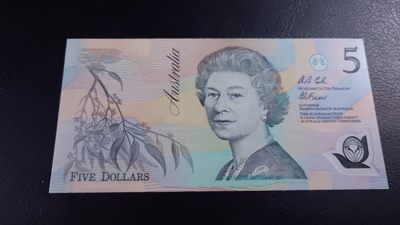 【世界钱币】精选微拍第70期暨2023年第十七期 多款塑料钞裸币超低价起拍 1992年初版澳大利亚5元AA冠绿字版 全新绝品