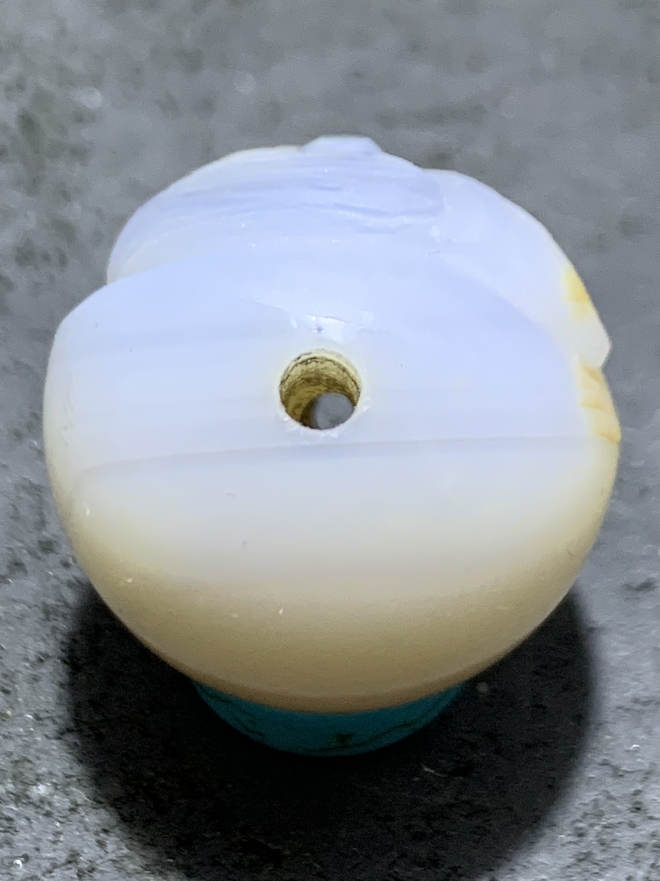 精美高玉化亚光海洋玉髓手工俏色巧雕雄鹰2.0圆珠一个！