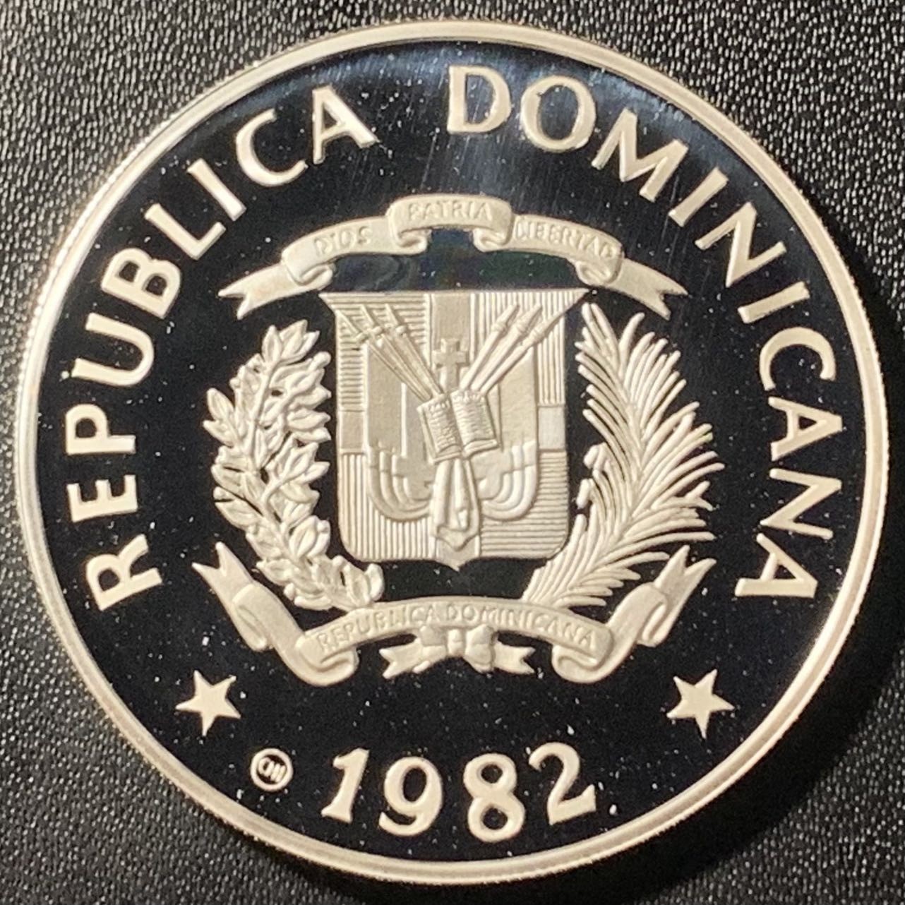 紫瑗钱币——第305期拍卖 多米尼加共和国 1982年 国际儿童年 10比索 23.32克 0.925银 精制