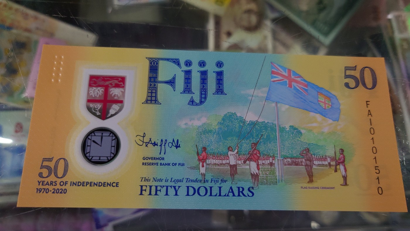 【世界钱币】精选微拍第70期暨2023年第十七期 多款塑料钞裸币超低价起拍 斐济50元纪念钞 带原装册(不是散装那种）全新绝品无47