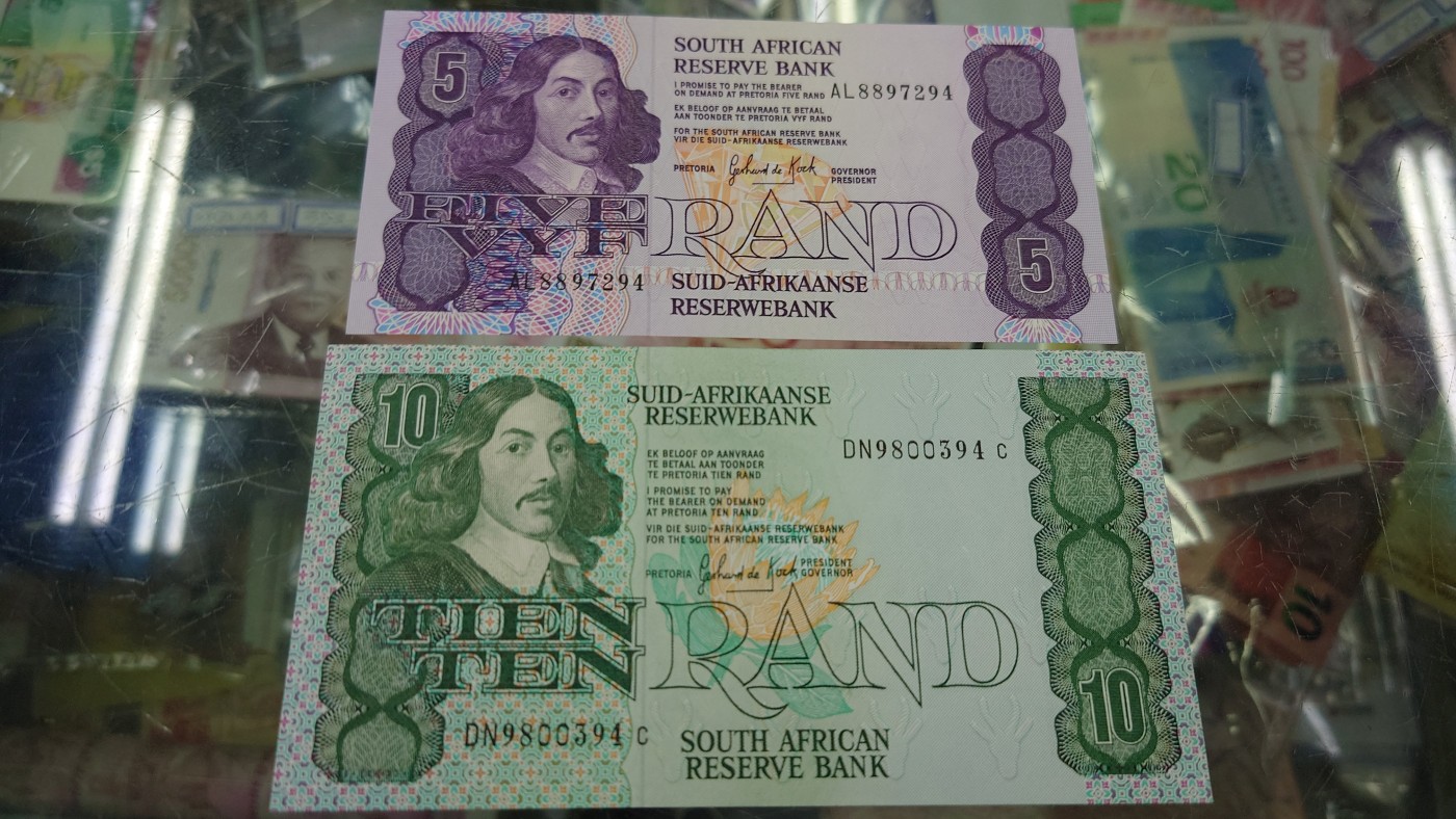 【世界钱币】精选微拍第69期暨2023年第十六期 多款纸币裸钞超低价起拍(第一场) 老版南非5+10兰特 全新绝品尾2同号94