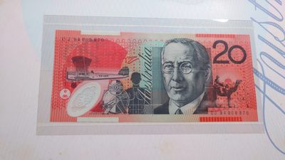 【世界钱币】精选微拍第70期暨2023年第十七期 多款塑料钞裸币超低价起拍 1994年澳大利亚20元塑料钞 原装册特别版 全新UNC号码000870【别的拍卖五六百成交】