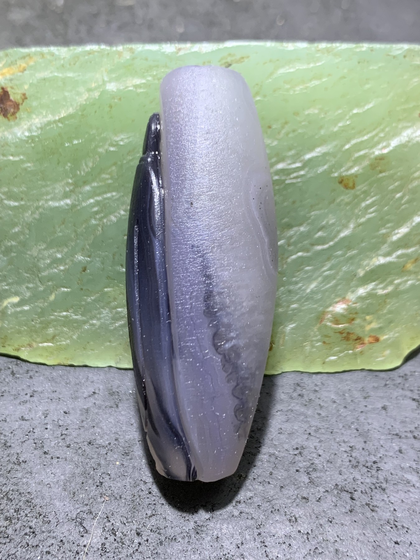 精美天然亚光高玉化蓝玉髓冰飘九眼页岩天珠雕刻一心向佛把件（吊坠）一个