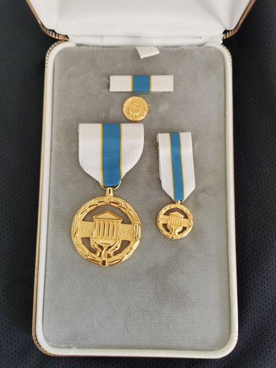 盛世勋华——号角文化勋章邮票专场拍卖第137期 - 美国NASA杰出管理成就奖章 带原盒 略 迷你 大全套