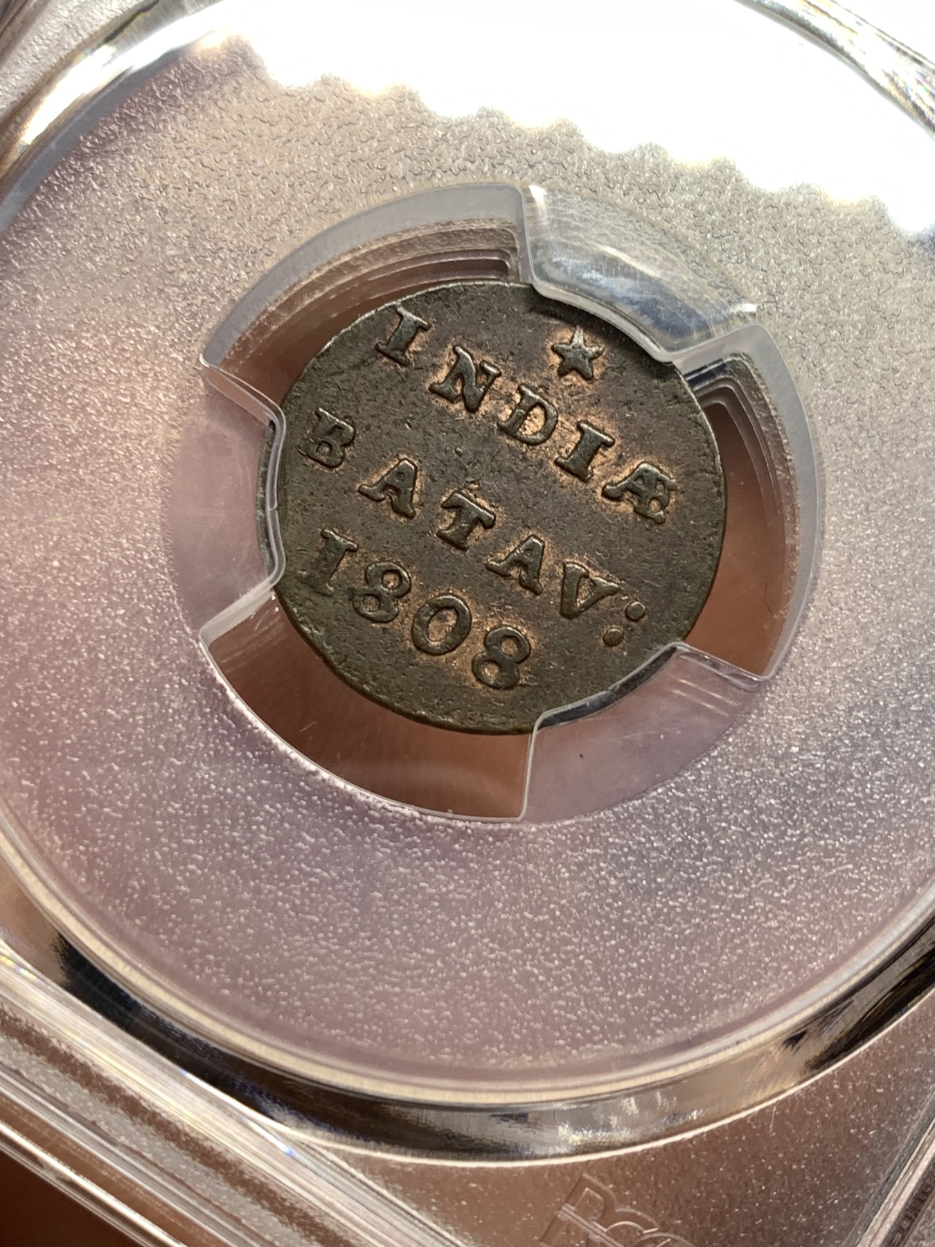 《竞宝斋》第198场-周日，周一 2场 (全场包邮) PCGS-AU50BN 1808年荷属东印度1/2D铜币，早期荷属东印度辅币，流通充分，保存不易。铜光犹存，状态不错