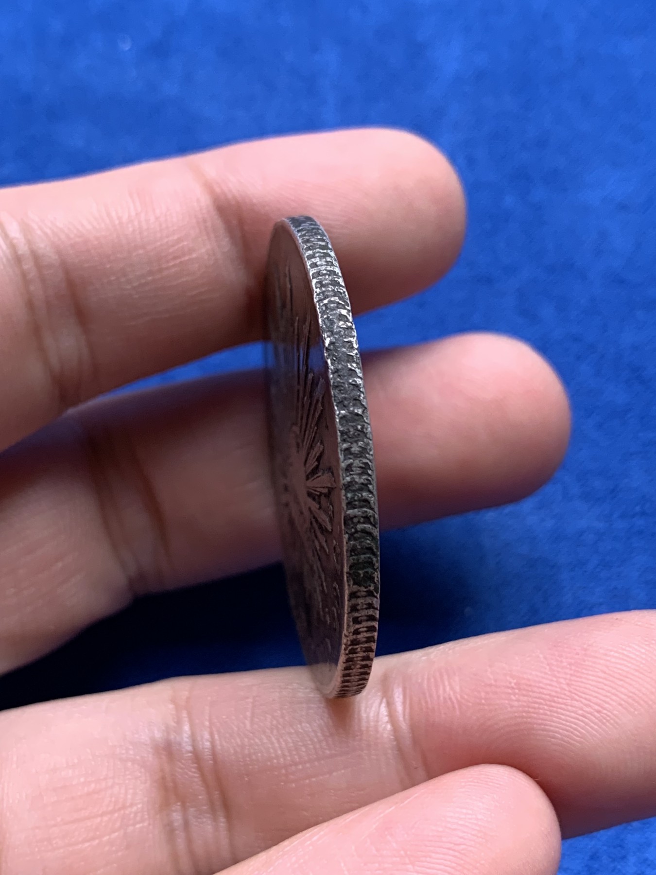 《竞宝斋》第198场-周日，周一 2场 (全场包邮) 墨西哥1895年zs版花边鹰洋8瑞尔银币 带墨戳也带戳