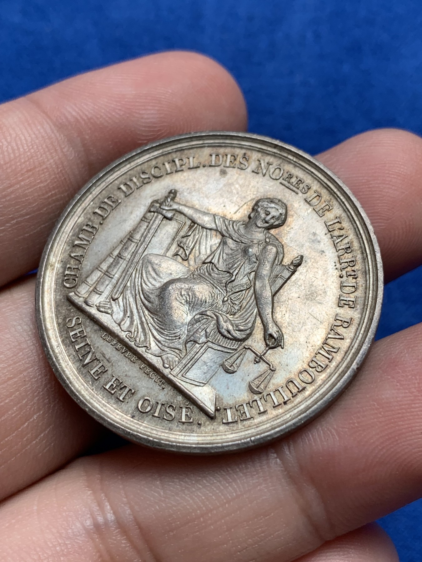 《竞宝斋》第198场-周日，周一 2场 (全场包邮) 法国 1845-1860 法律与习俗银质代币 蜜蜂边铭银标 36.4mm 15.4g