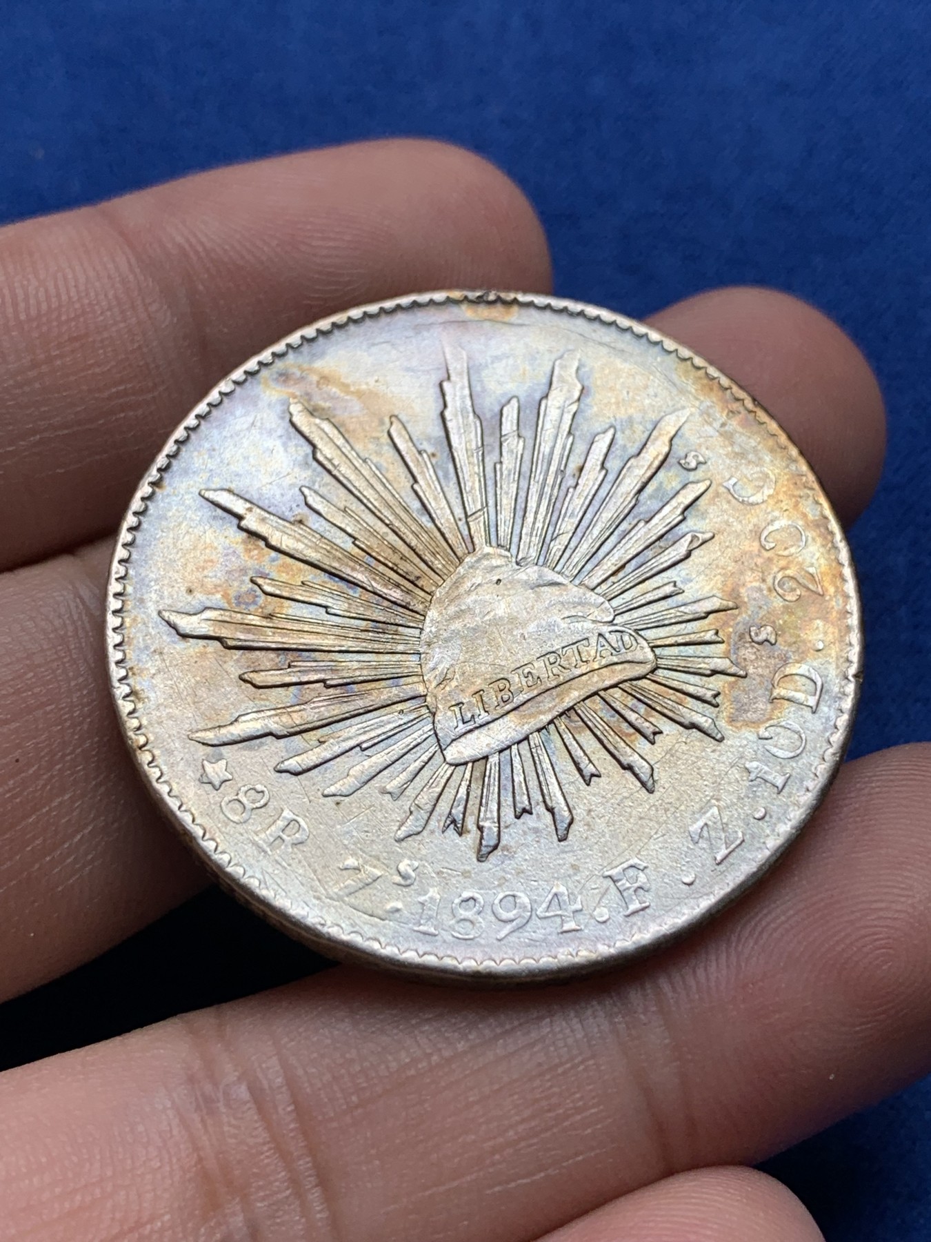 《竞宝斋》第198场-周日，周一 2场 (全场包邮) 墨西哥花边鹰洋八瑞尔银币  1894年zs厂  有洗过 全羽 细节见图