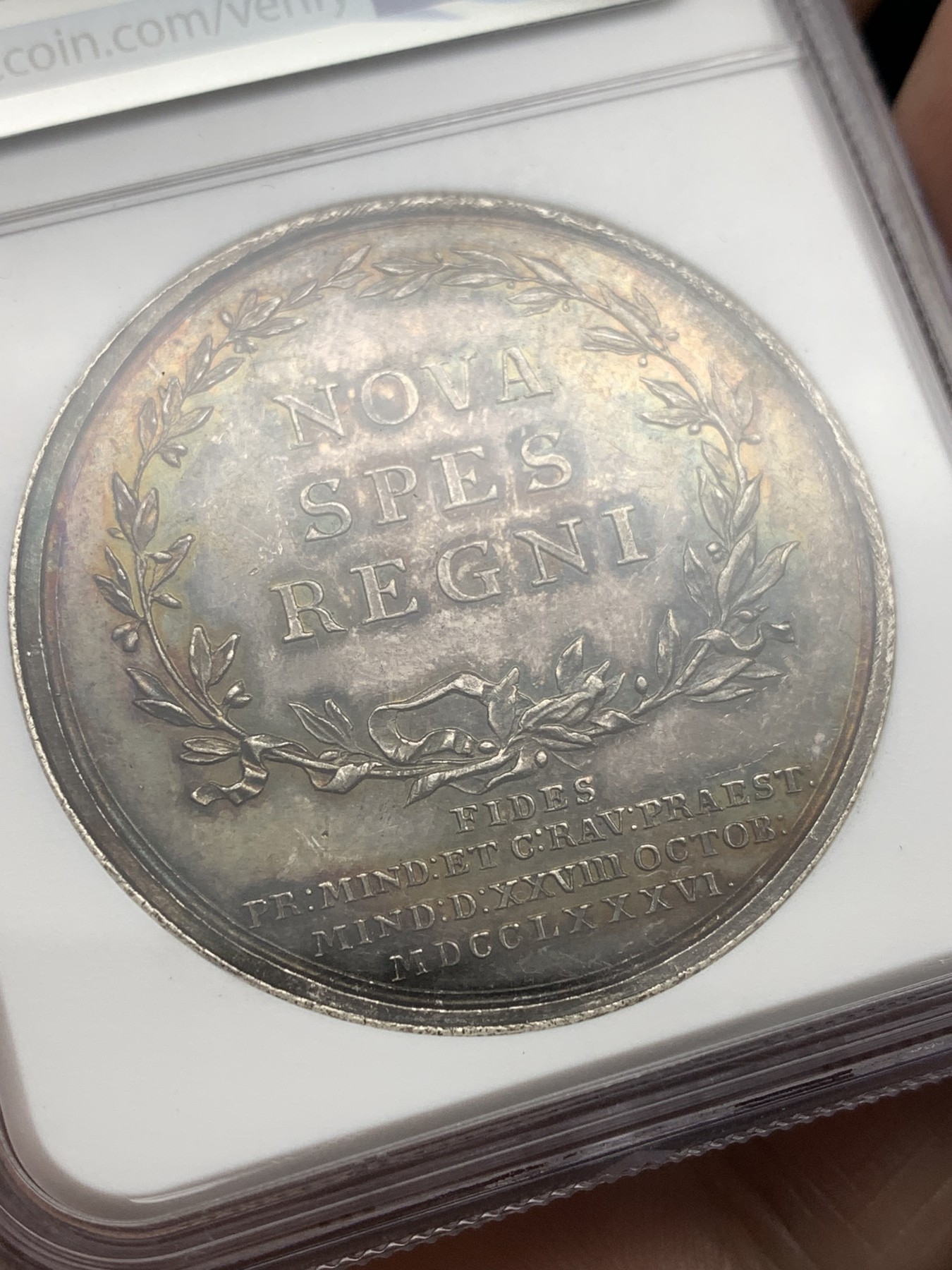 《竞宝斋》第198场-周日，周一 2场 (全场包邮) NGC MS60 德国 普鲁士1786 威廉二世  大银章，登基年份  铭文:向柏林的库尔马克-勃兰登堡致敬 深彩金包浆 状态品种都非常难得 外拍裸章将近7000成交