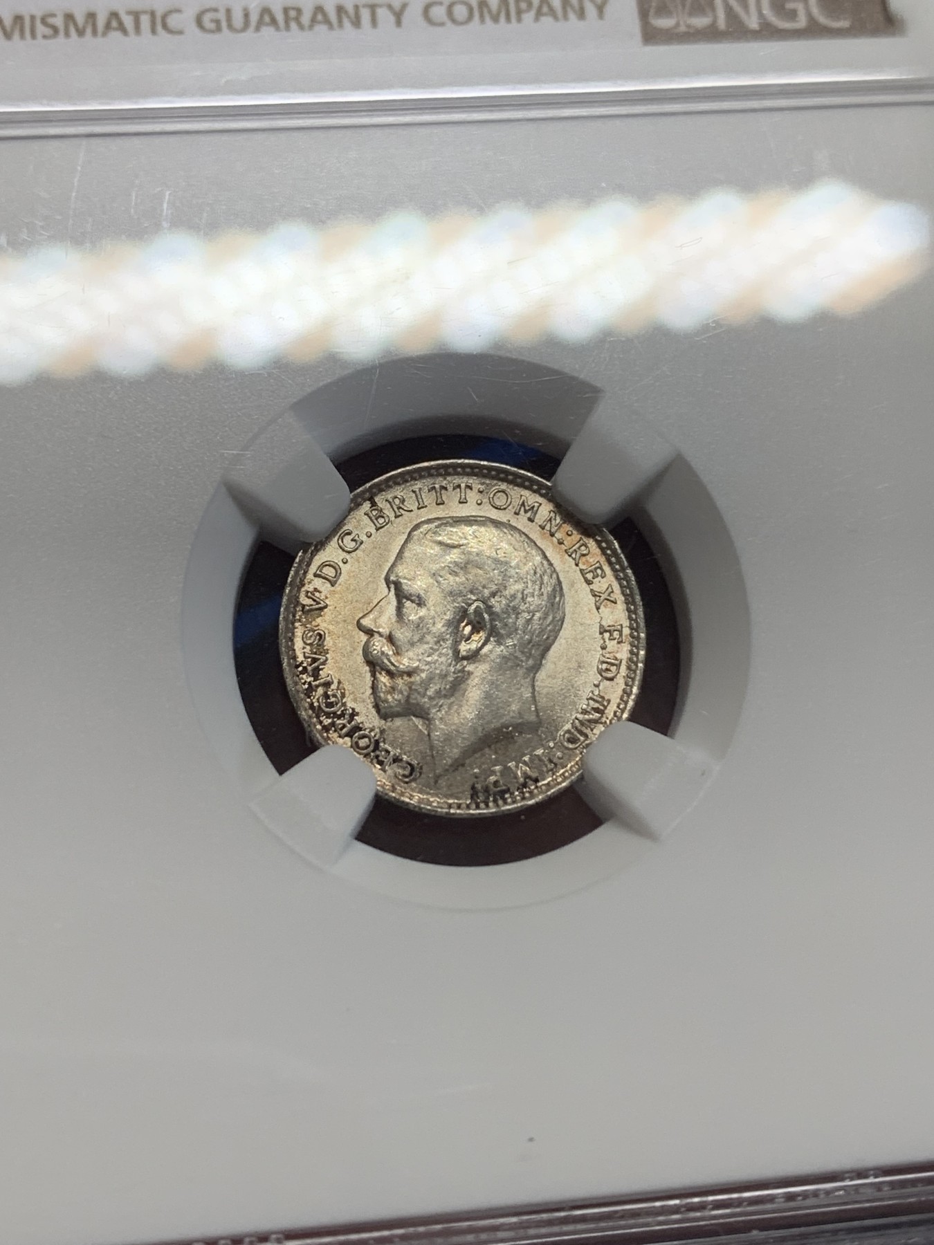 《竞宝斋》第198场-周日，周一 2场 (全场包邮) NGC MS64  1916年英国乔治五世3便士银币 原味包浆 好品好状态