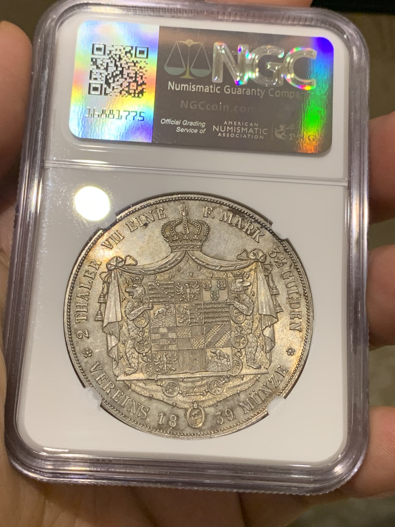 《竞宝斋》第198场-周日，周一 2场 (全场包邮) NGC MS62 德国 安哈特德绍 1839年 利奥波德·弗里德里希 稀少2泰勒 37克大银币 底板光洁 发型细致无磨损 背面大窗帘高点均在 状态好 给分低了