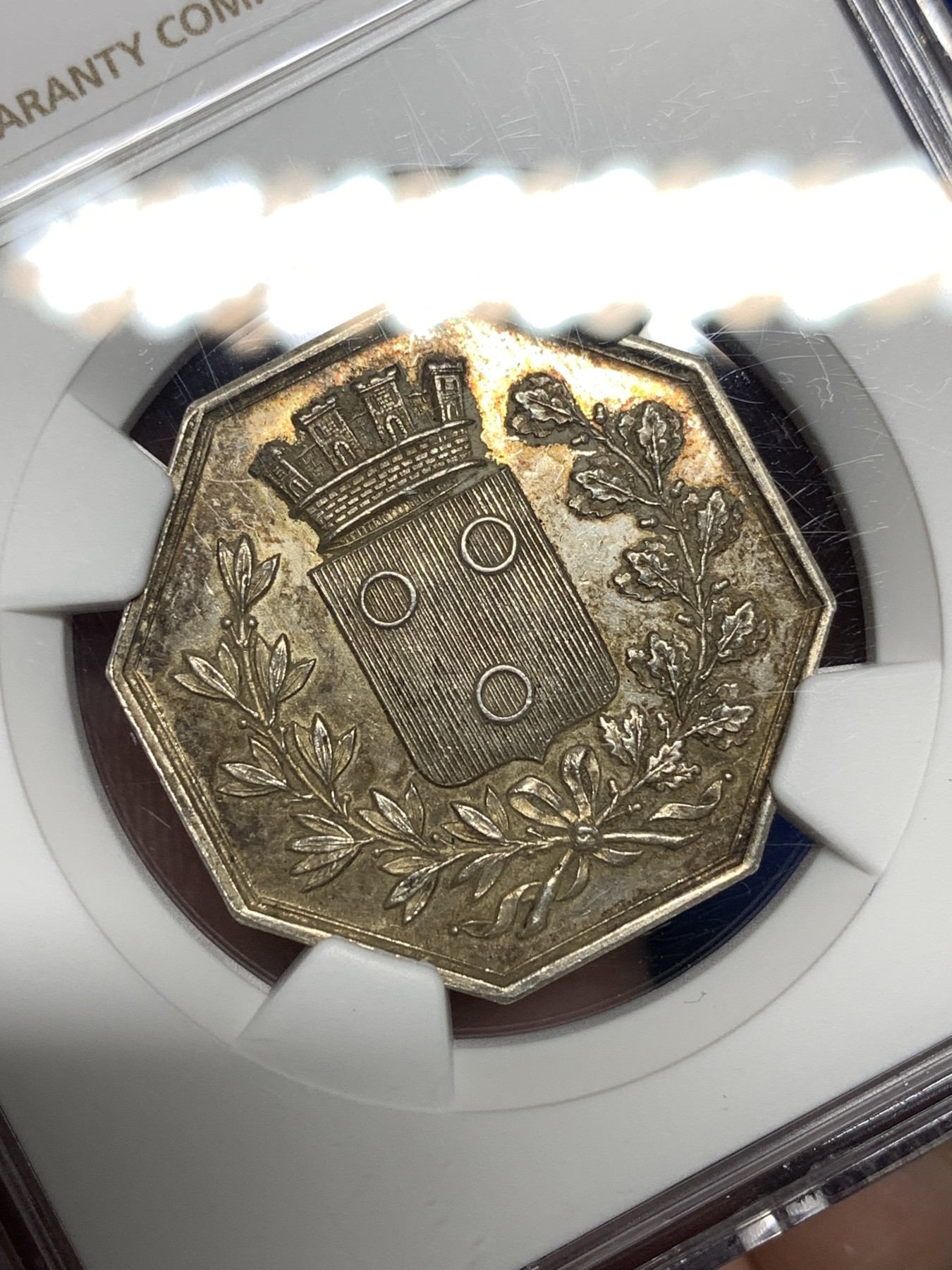 《竞宝斋》第198场-周日，周一 2场 (全场包邮) NGC MS61 法国MACON公证处银质八角代币 老包浆好品相