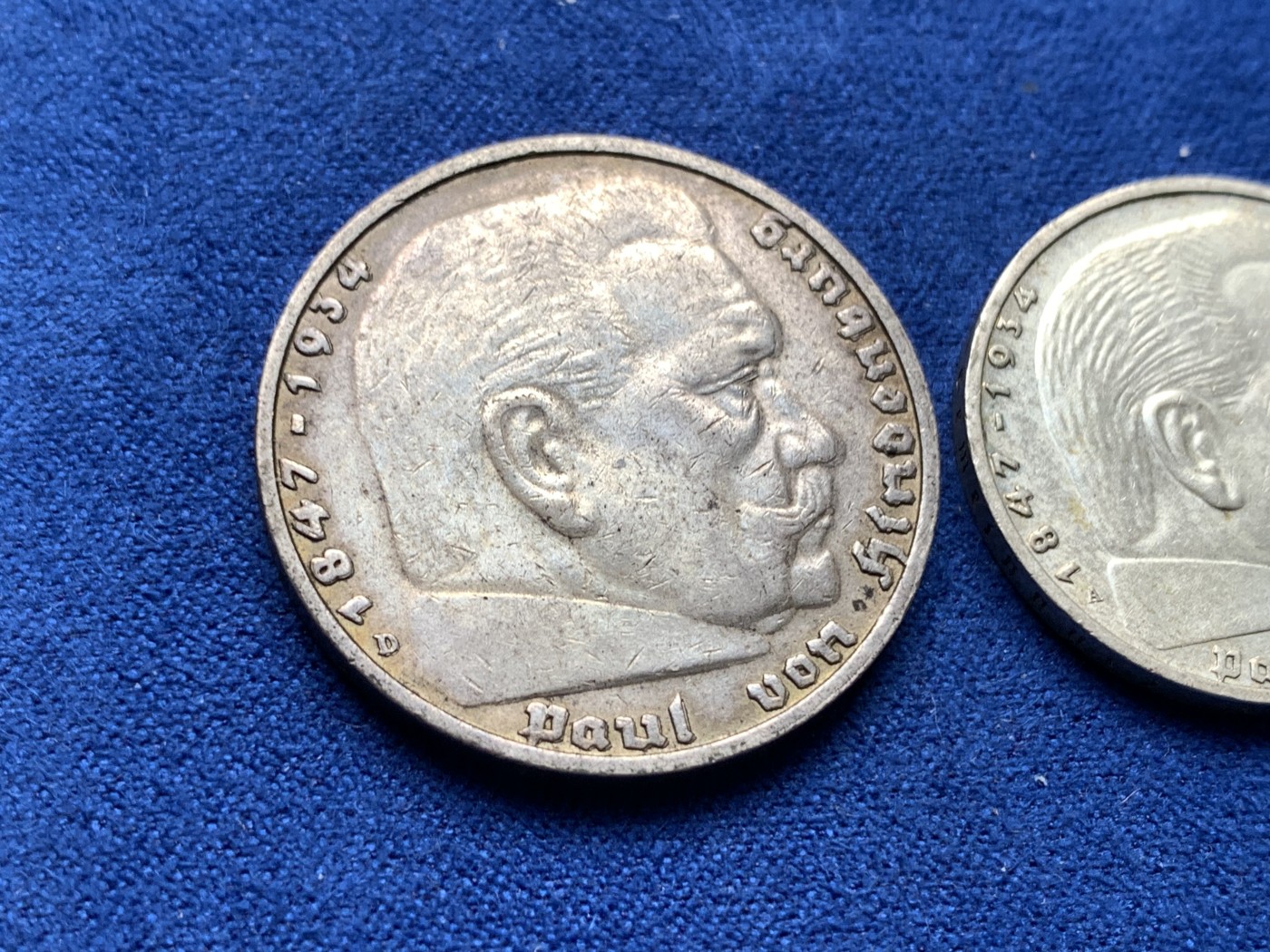 《竞宝斋》第198场-周日，周一 2场 (全场包邮) 两枚一组 德国兴登堡带符银币1939年2马克+1938年5马克