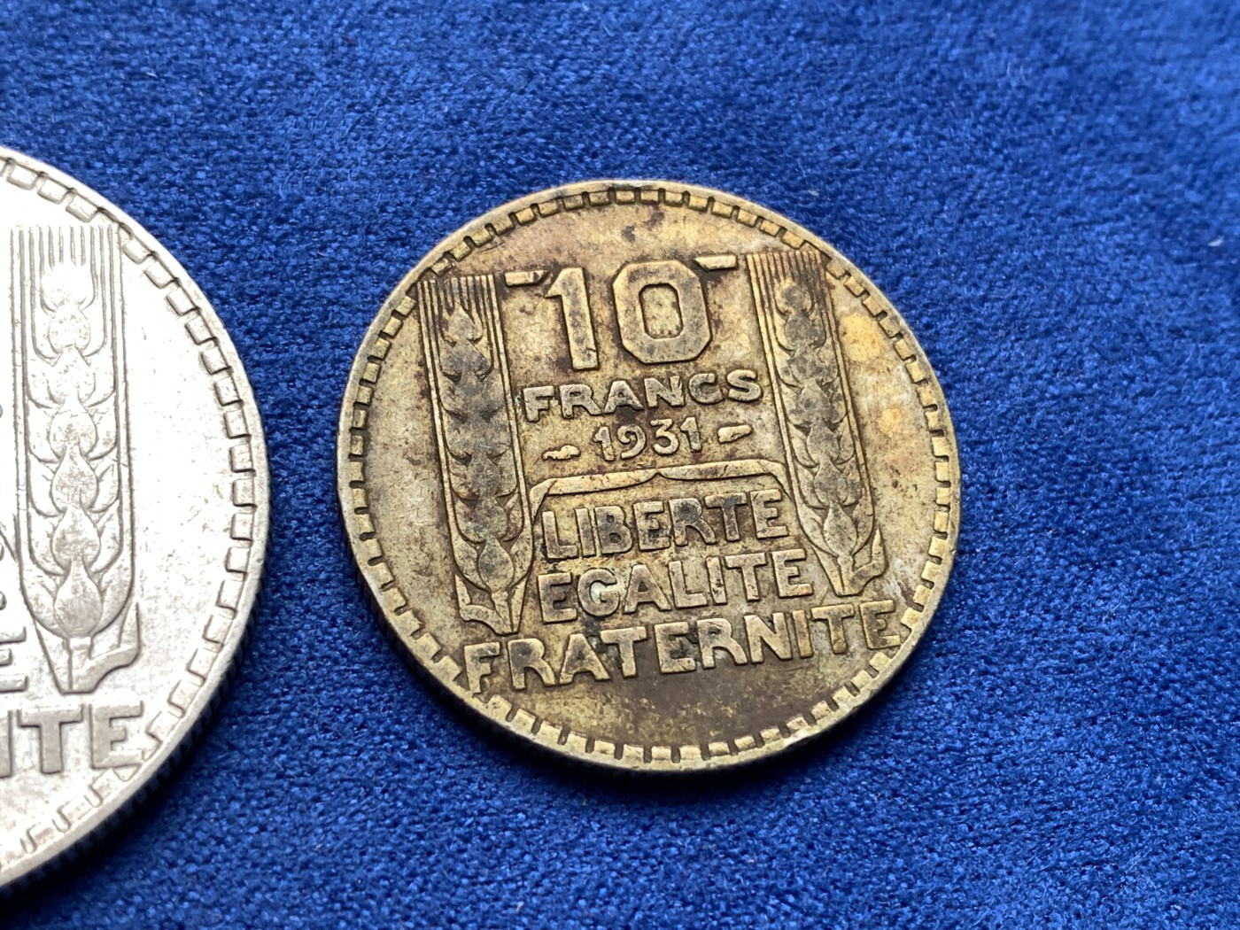 《竞宝斋》第198场-周日，周一 2场 (全场包邮) 两枚一组 法国谷物女神银币1931年10法郎+1933年20法郎