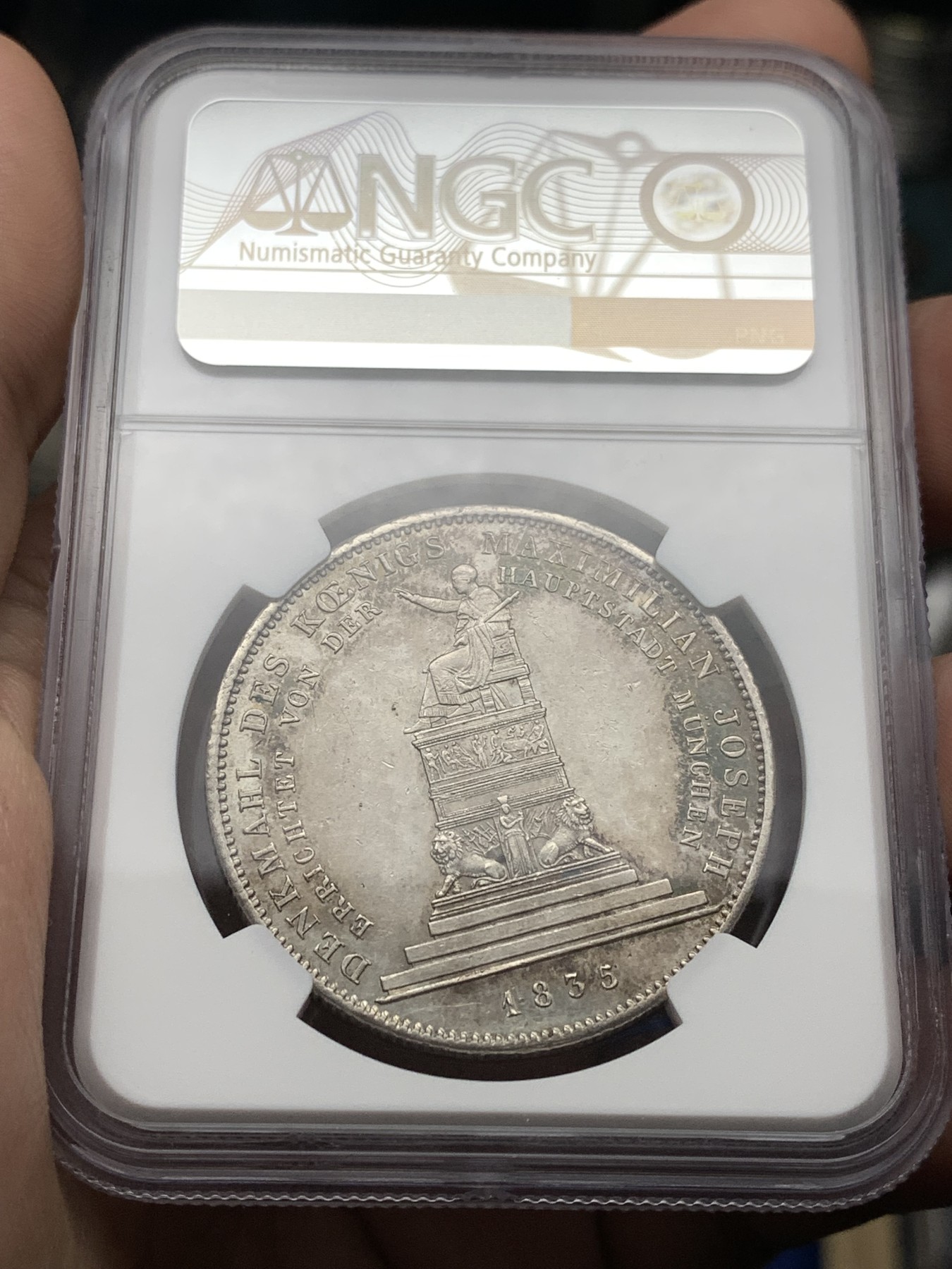 《竞宝斋》第198场-周日，周一 2场 (全场包邮) NGC MS61 德国 巴伐利亚 1835年  马克西米利安·约瑟夫国王纪念碑 泰勒银币 细节包浆都很好 难得品种