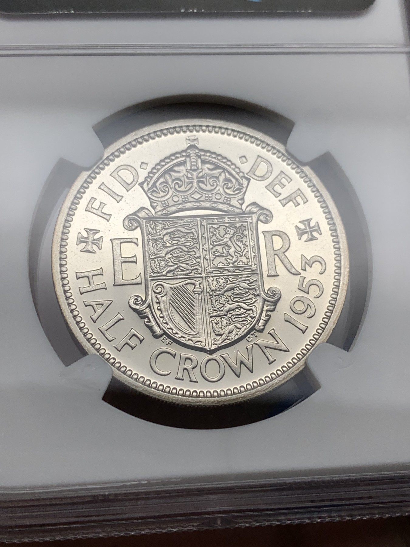 《竞宝斋》第198场-周日，周一 2场 (全场包邮) NGC-PF65 英国1953年伊丽莎白二世加冕首年精制半克朗，高分热门品种