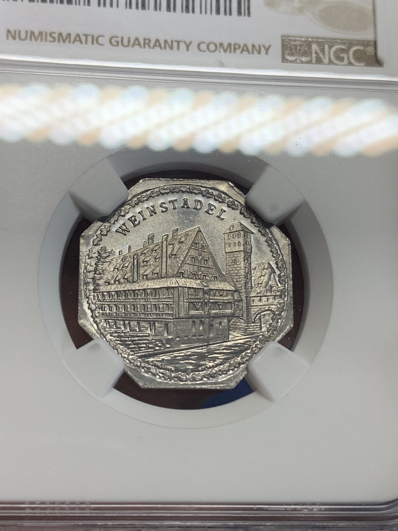 《竞宝斋》第198场-周日，周一 2场 (全场包邮) NGC-MS65 德国1920年紧急状态时期纽伦堡20芬尼 景观代币