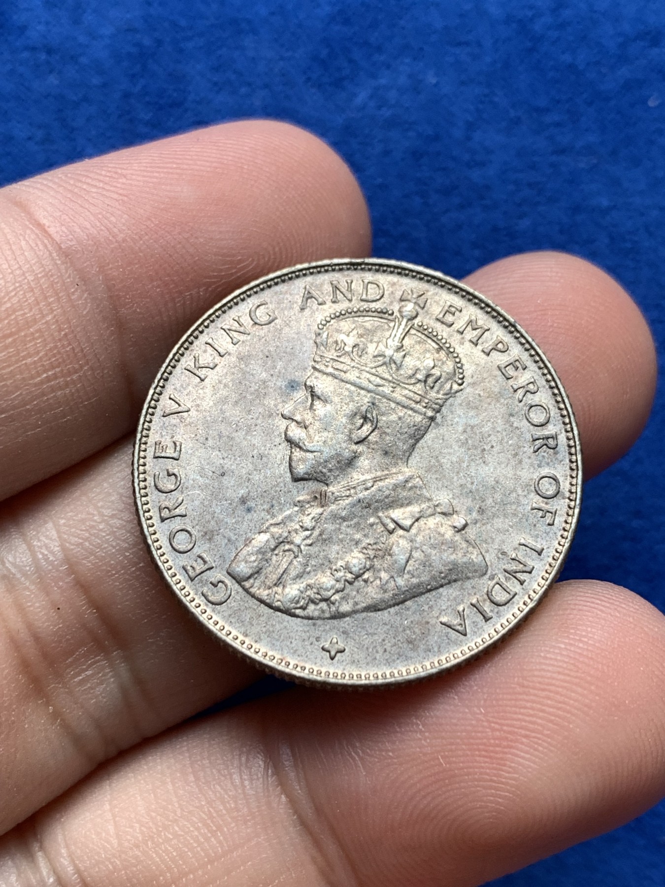 《竞宝斋》第198场-周日，周一 2场 (全场包邮) 海峡殖民地 1920年 乔治五世50分银币 整体带金彩，背面光好