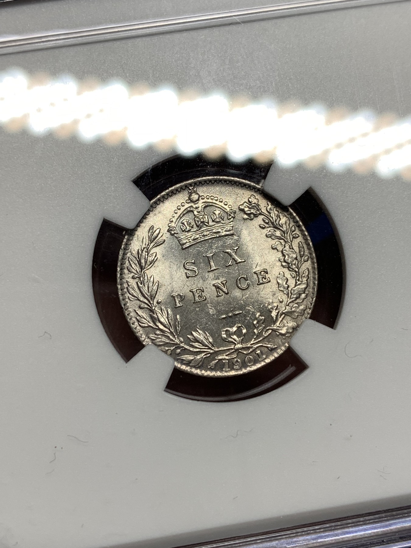 《竞宝斋》第198场-周日，周一 2场 (全场包邮) NGC-MS63 英国1901老维6便士银币 包浆漂亮