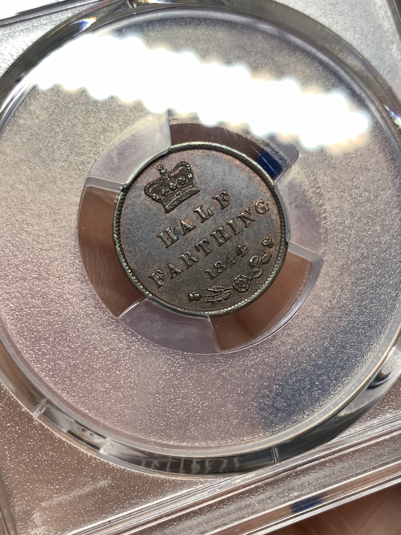 《竞宝斋》第198场-周日，周一 2场 (全场包邮) PCGS-MS63BN 英国 1844年维多利亚女王1/2法新铜币，打制锐利，女王年轻靓丽，玲珑可爱的小维头像辅币。