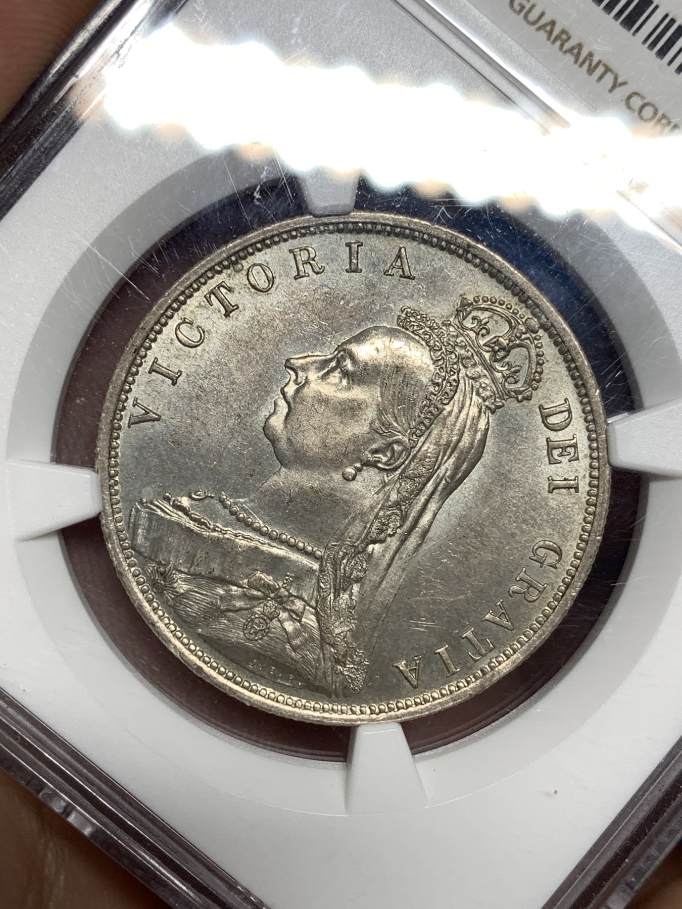 《竞宝斋》第198场-周日，周一 2场 (全场包邮) NGC MS63 英国1887高冠半克朗银币