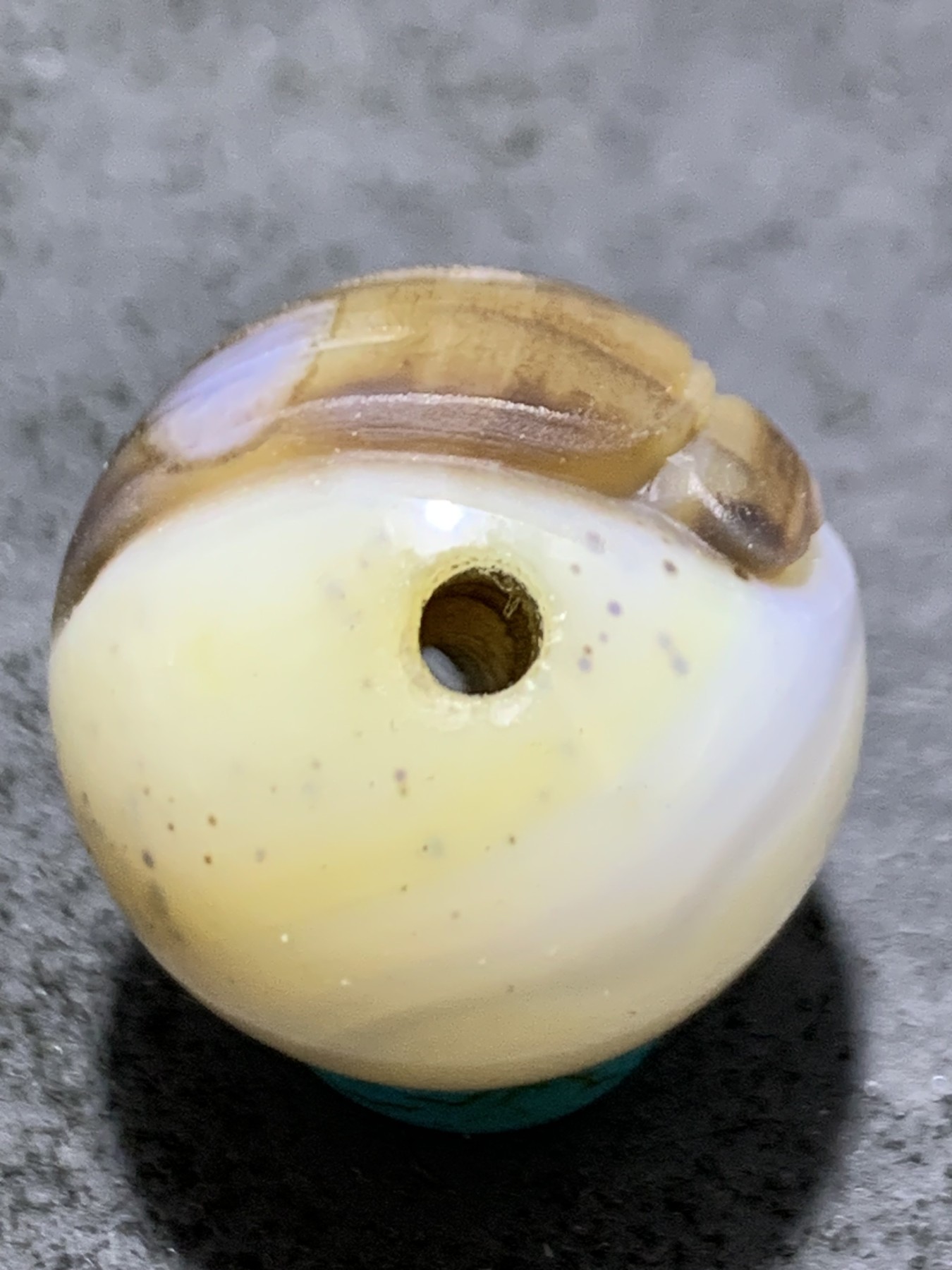 精美高玉化亚光海洋玉髓手工俏色巧雕一心向佛意境2.0圆珠一个！