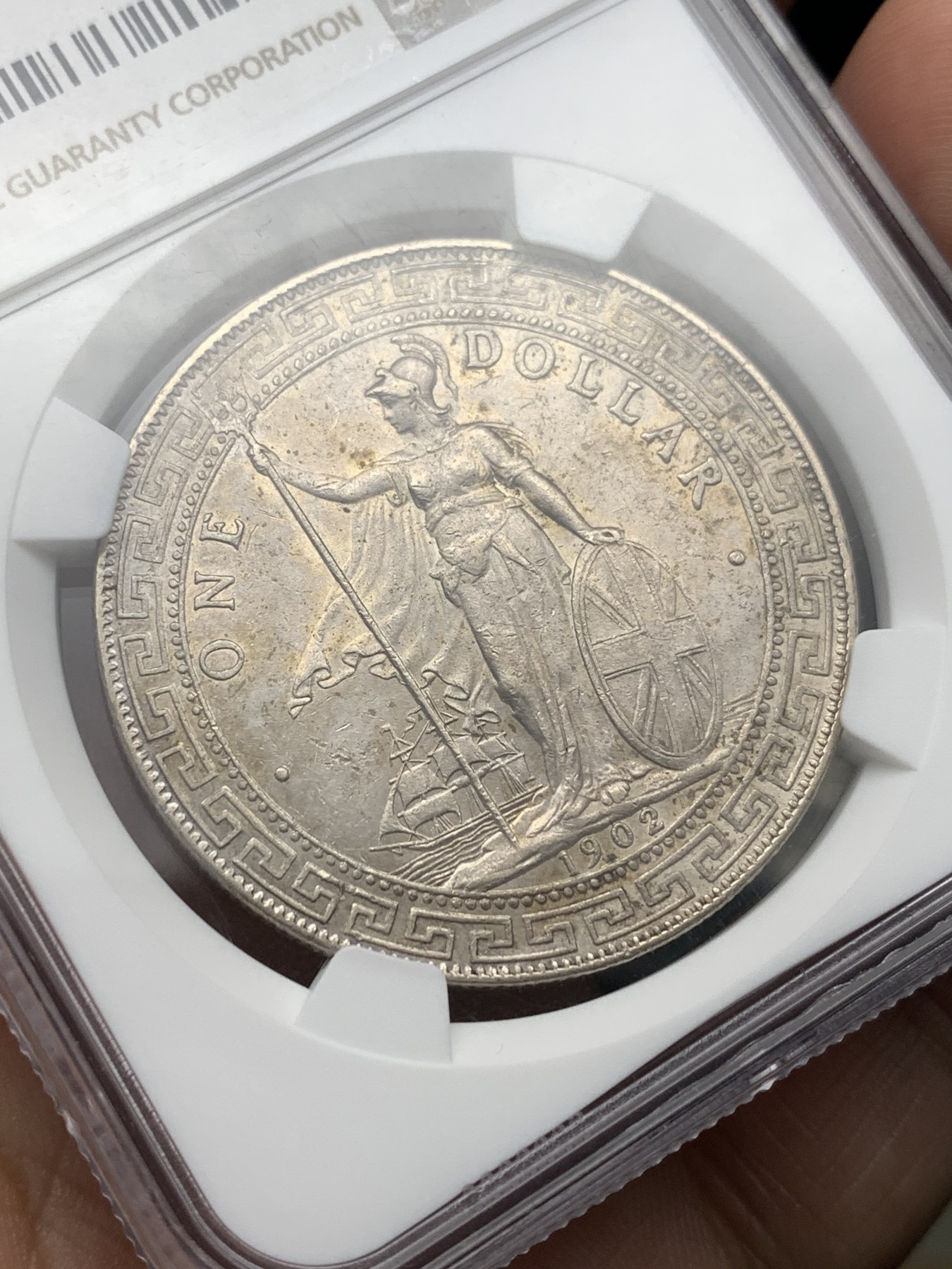 《竞宝斋》第198场-周日，周一 2场 (全场包邮) NGC-AU58 英国 站洋 1902B 双面淡彩 漂亮