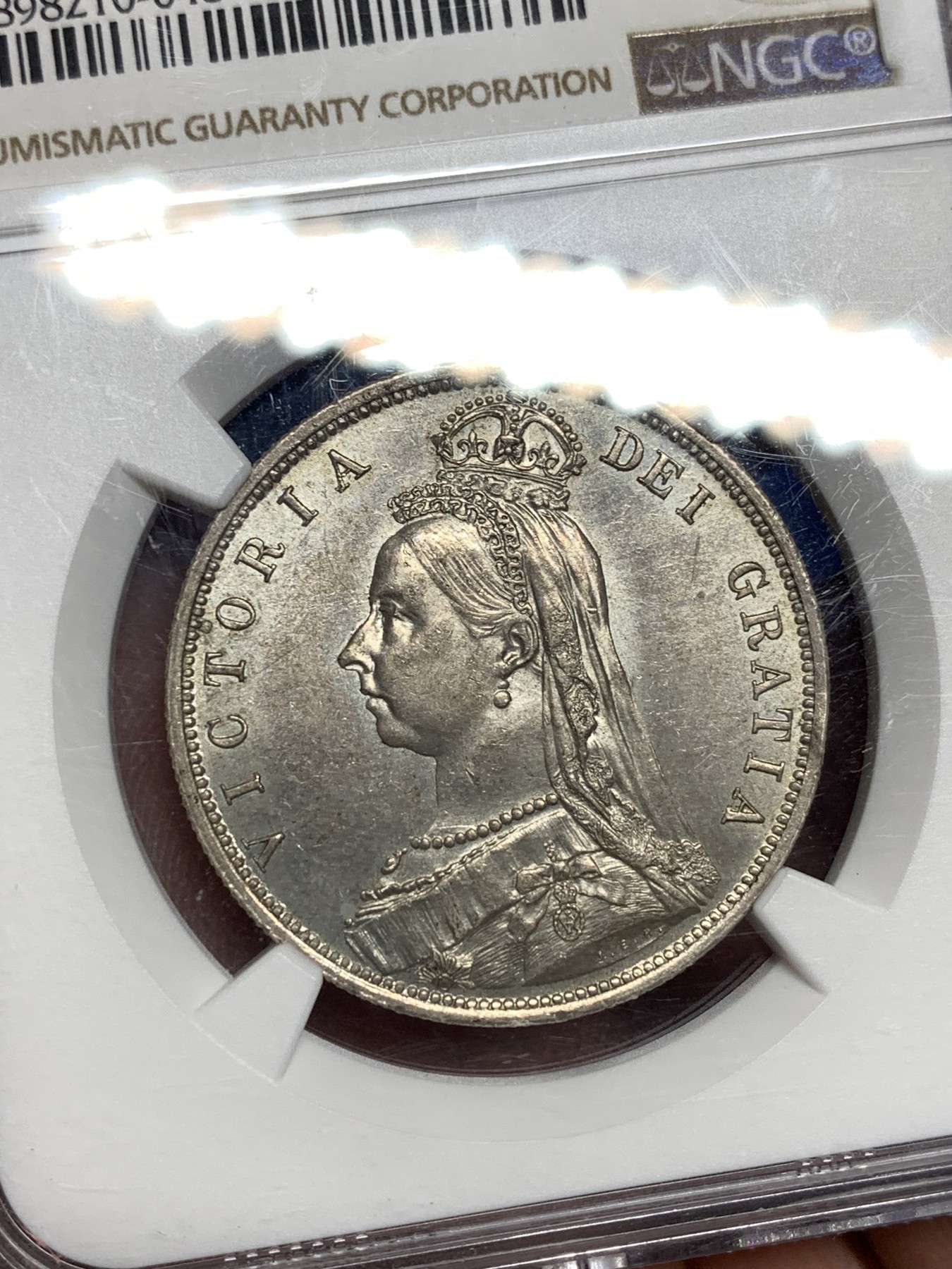 《竞宝斋》第198场-周日，周一 2场 (全场包邮) NGC MS63 英国1887高冠半克朗银币