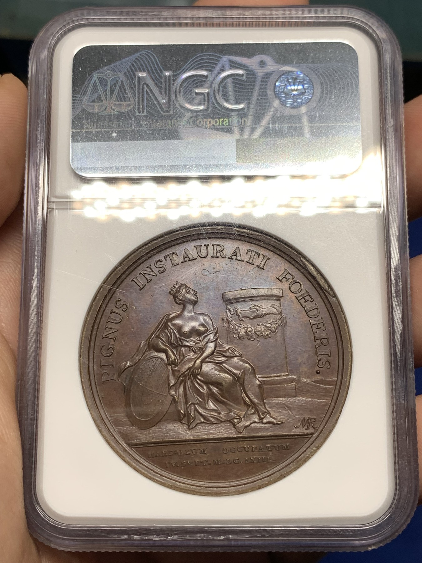 《竞宝斋》第198场-周日，周一 2场 (全场包邮) NGC MS63 1663年法国路易十四攻占马歇尔纪念高浮雕铜章 难得好品好状态 关键衣服穿的少