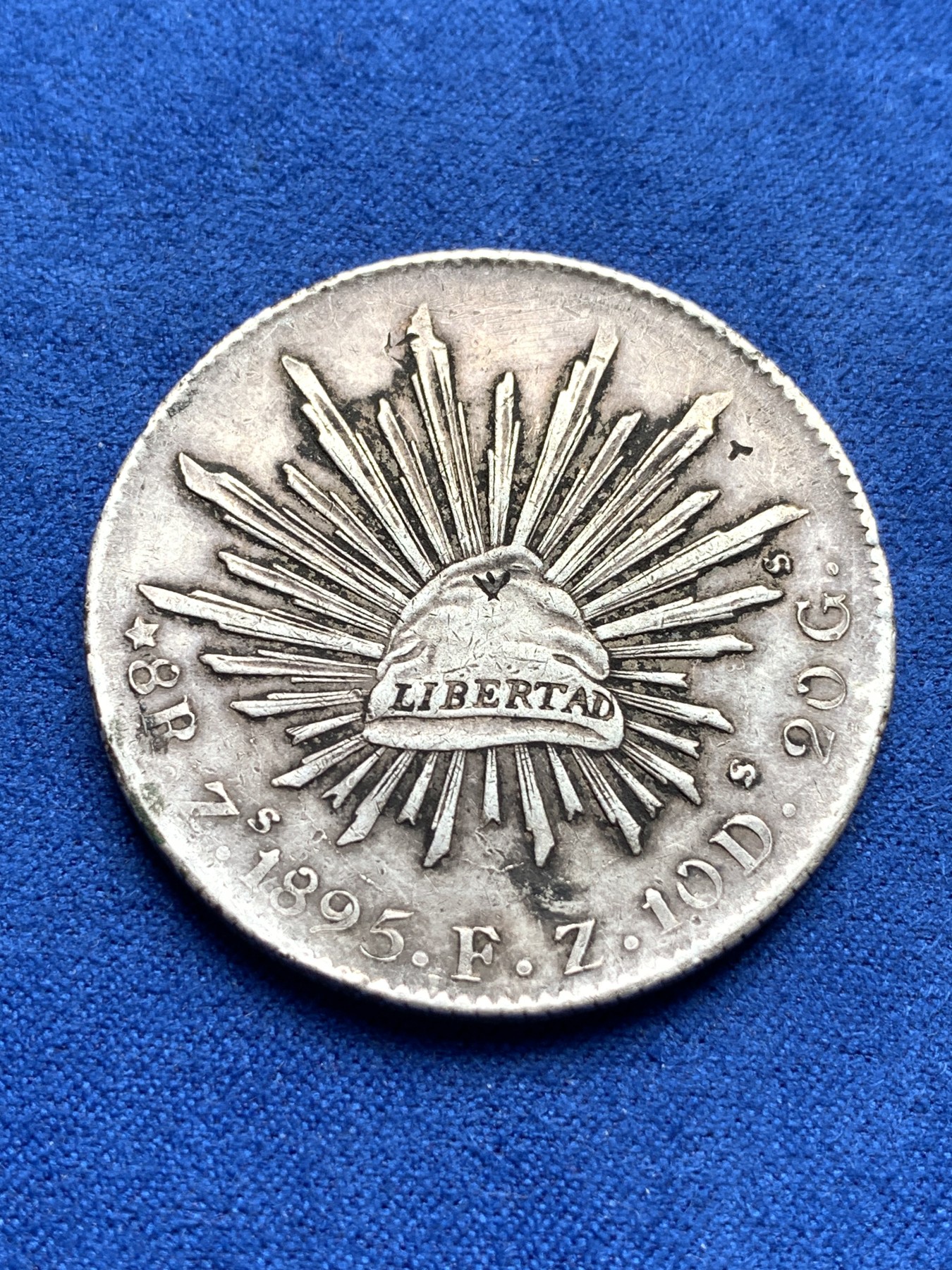 《竞宝斋》第198场-周日，周一 2场 (全场包邮) 墨西哥1895年zs版花边鹰洋8瑞尔银币 带墨戳也带戳