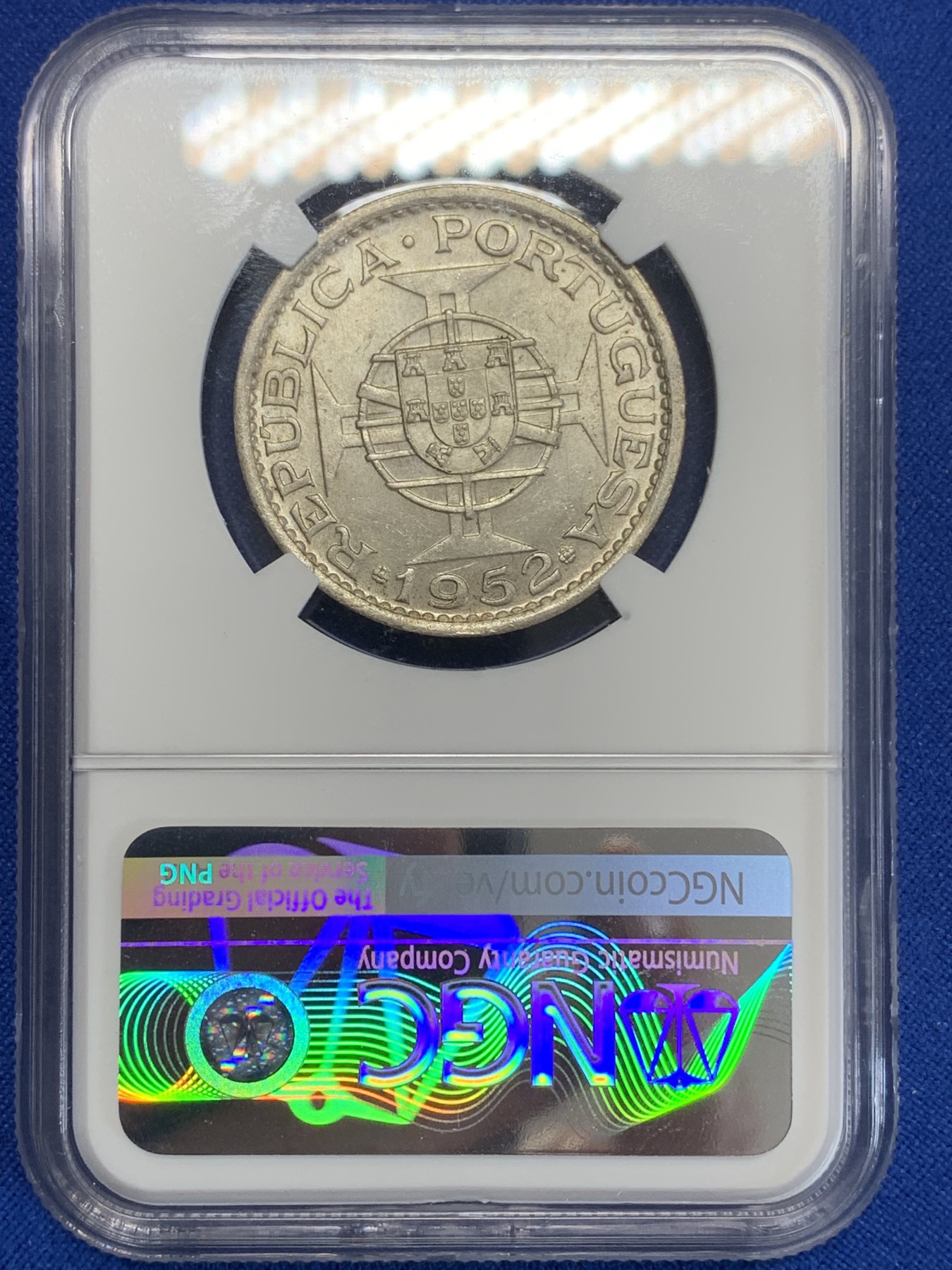 《竞宝斋》第198场-周日，周一 2场 (全场包邮) NGC-MS64 澳门1952年5元银币 热门品种