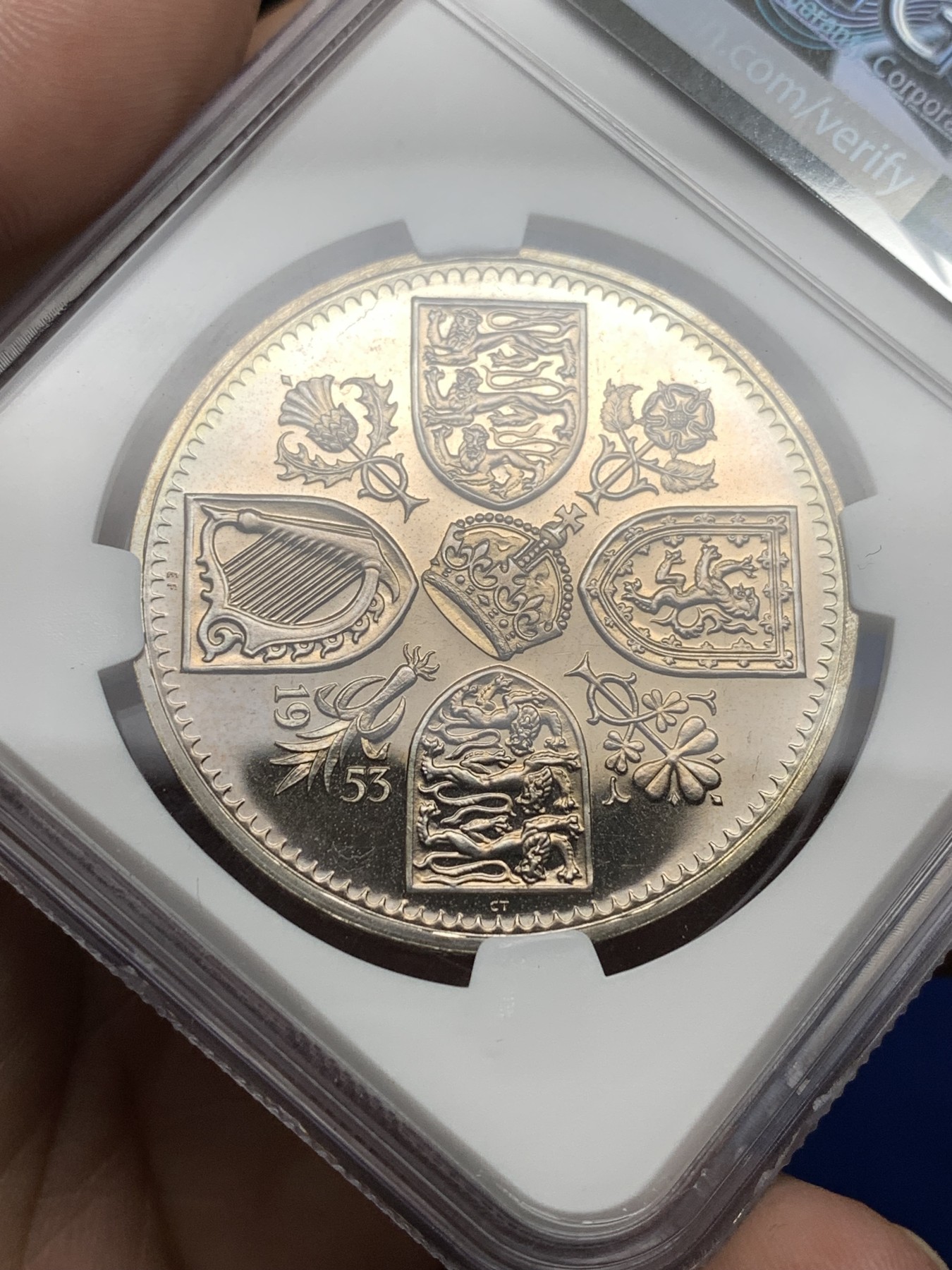 《竞宝斋》第198场-周日，周一 2场 (全场包邮) NGC-PF64 英国1953年伊丽莎白二世加冕首年精制克朗，热门品种