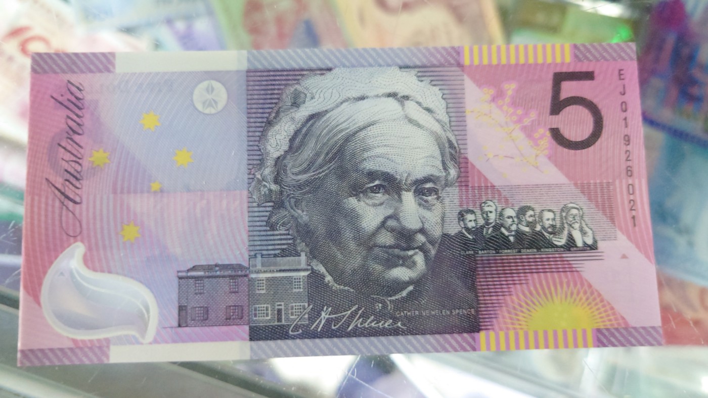 【世界钱币】精选微拍第70期暨2023年第十七期 多款塑料钞裸币超低价起拍 2001年澳大利亚5元纪念钞 全新绝品无47