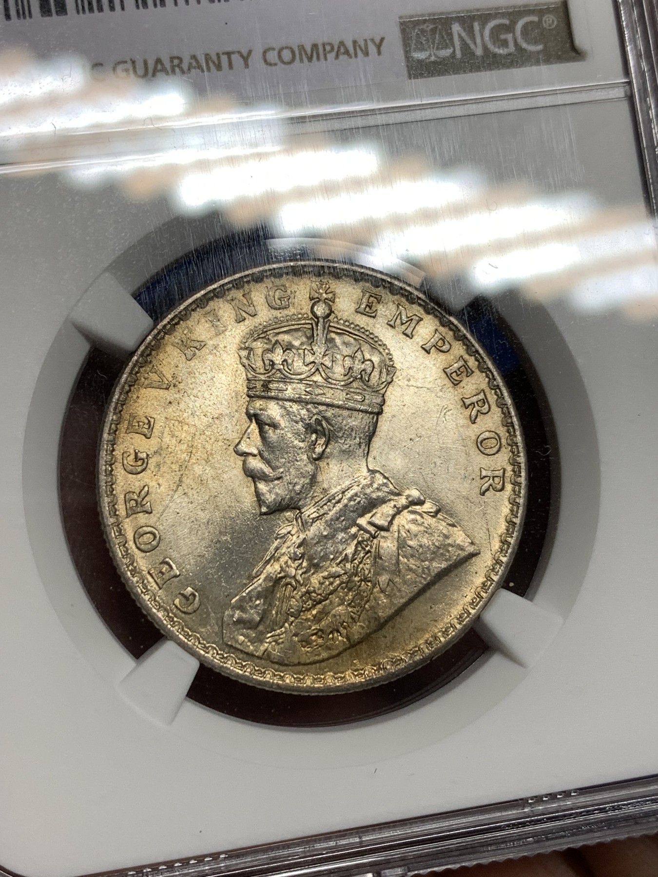 《竞宝斋》第198场-周日，周一 2场 (全场包邮) NGC-MS62 印度 1916（B）1卢比银币 淡金包浆 状态不错