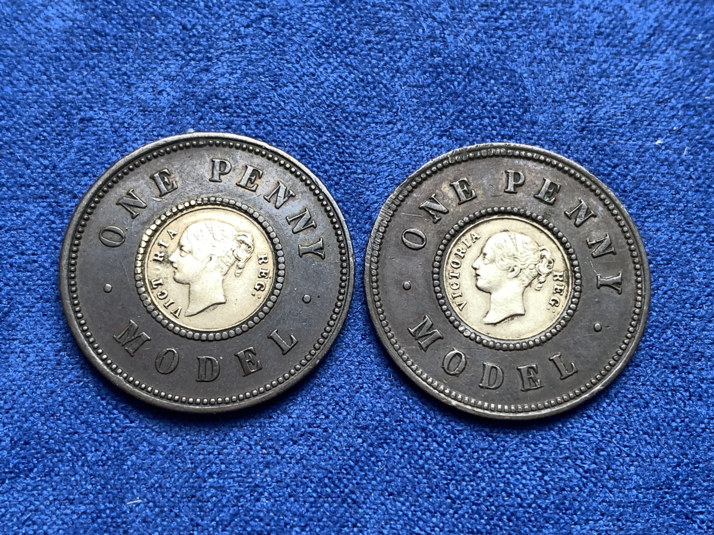 《竞宝斋》第198场-周日，周一 2场 (全场包邮) 英国维多利亚铜镶嵌银1便士2枚