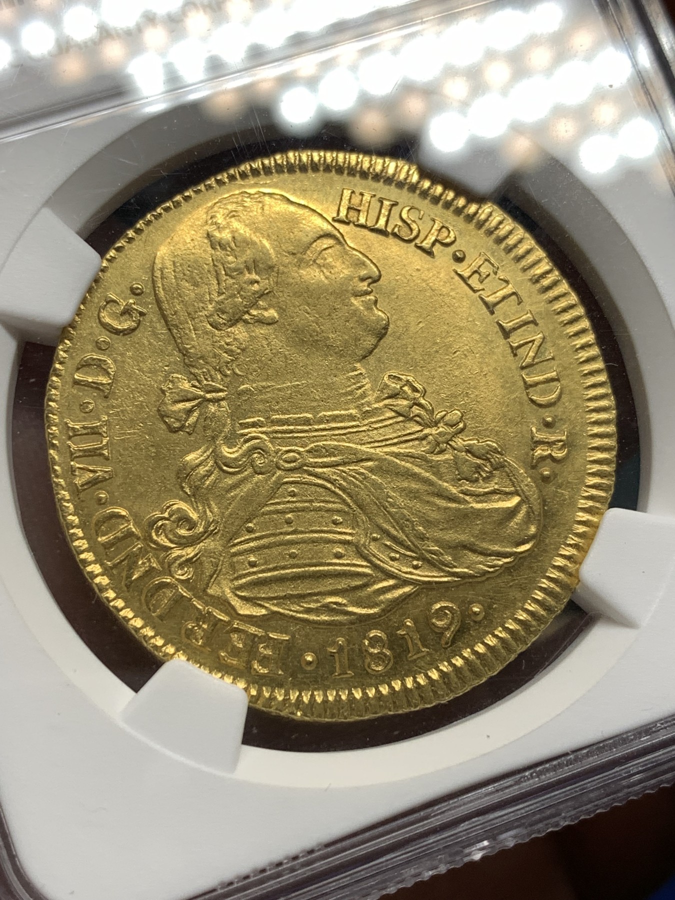 《竞宝斋》第198场-周日，周一 2场 (全场包邮) NGC AU58 哥伦比亚 1819年 卡四头像费七铭文 8E 27克大金币 底板光洁 27克  极少见品种