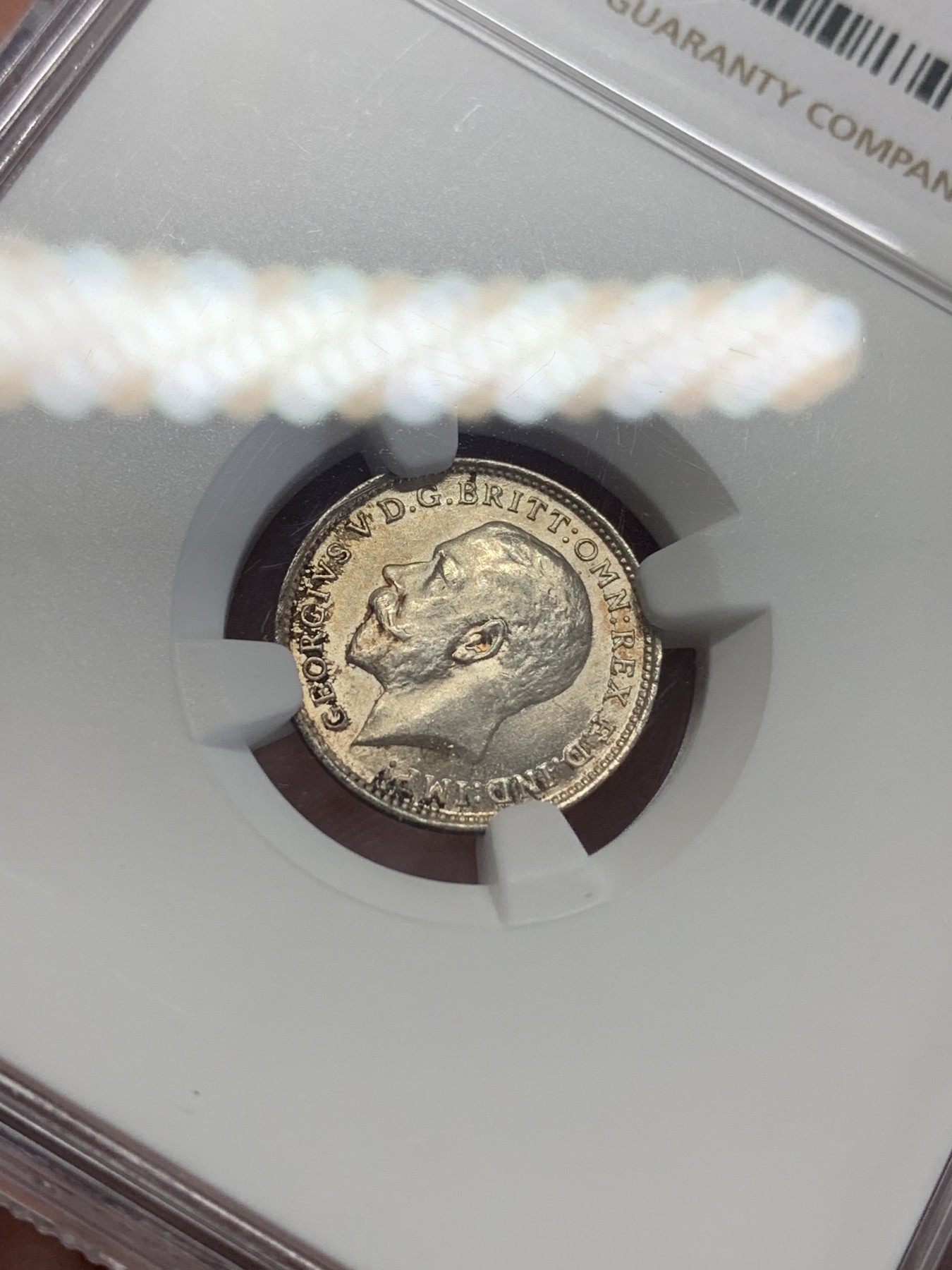 《竞宝斋》第198场-周日，周一 2场 (全场包邮) NGC MS64  1916年英国乔治五世3便士银币 原味包浆 好品好状态