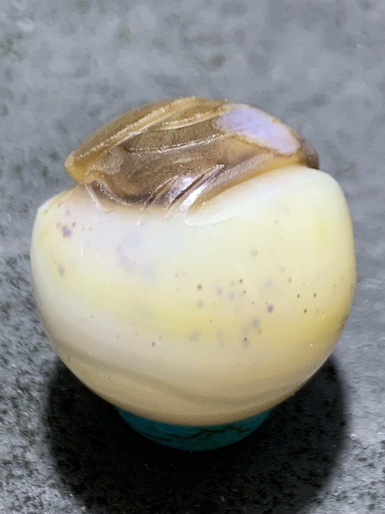 精美高玉化亚光海洋玉髓手工俏色巧雕一心向佛意境2.0圆珠一个！