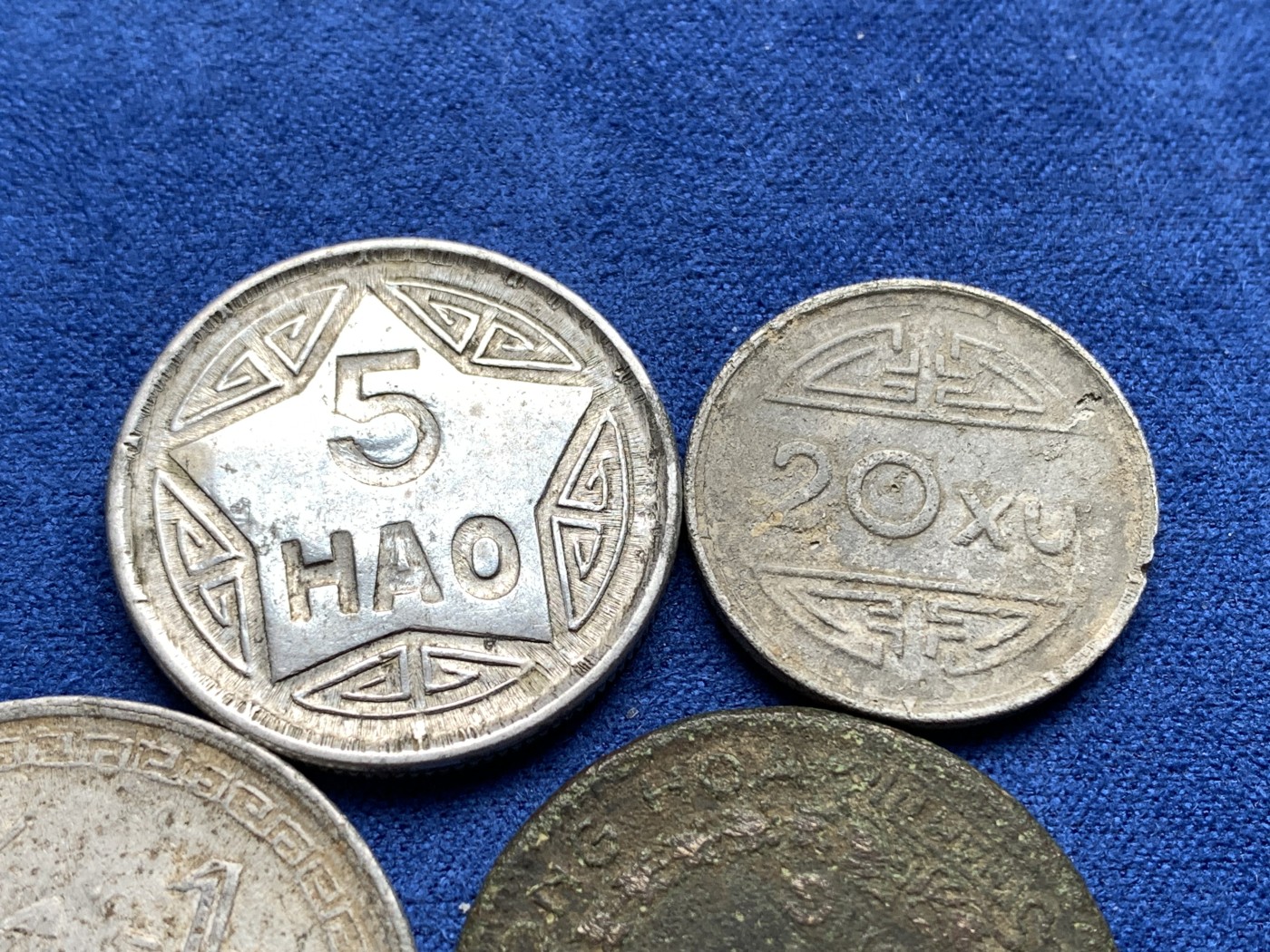 《竞宝斋》第198场-周日，周一 2场 (全场包邮) 4枚一组 越南民主共和国早期辅币一套，20苏最稀少