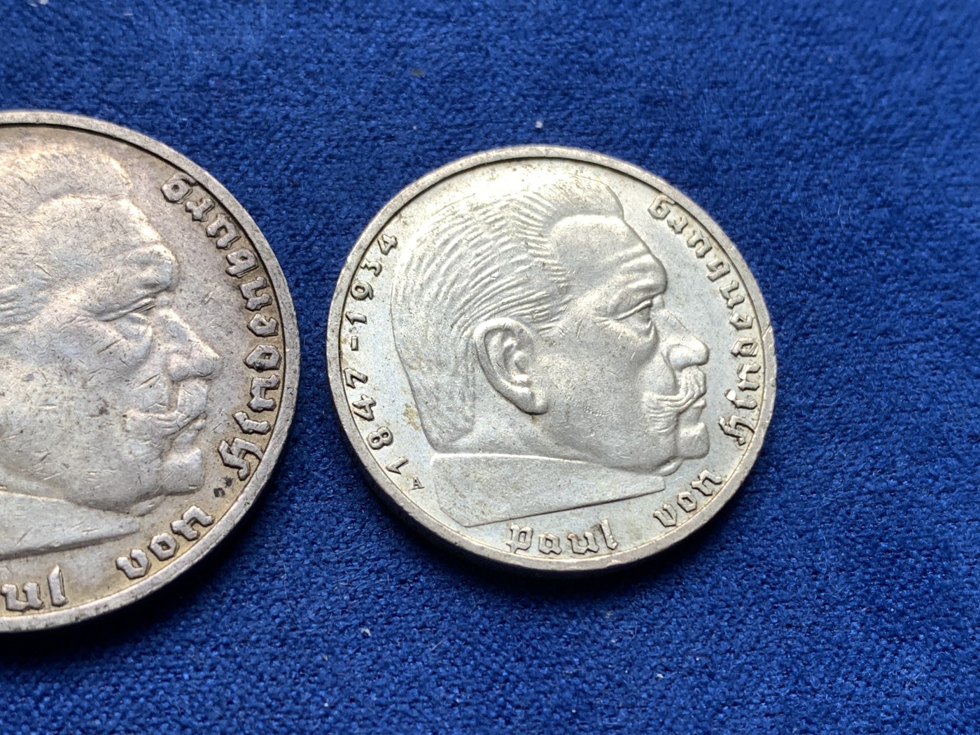 《竞宝斋》第198场-周日，周一 2场 (全场包邮) 两枚一组 德国兴登堡带符银币1939年2马克+1938年5马克