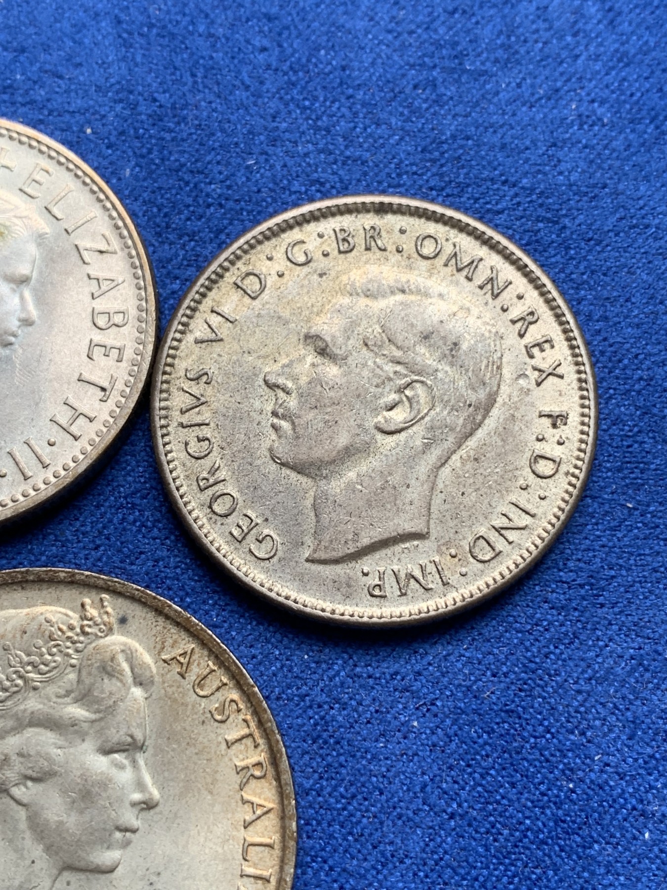 《竞宝斋》第198场-周日，周一 2场 (全场包邮) 3枚一组 澳大利亚 1943、1954、1966年乔六、伊二访澳弗洛林银币；伊二50分银币 unc品质