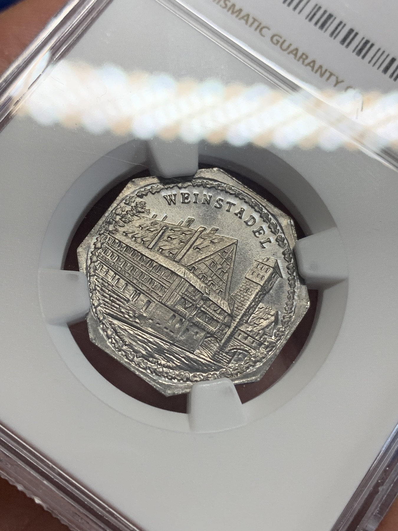 《竞宝斋》第198场-周日，周一 2场 (全场包邮) NGC-MS65 德国1920年紧急状态时期纽伦堡20芬尼 景观代币