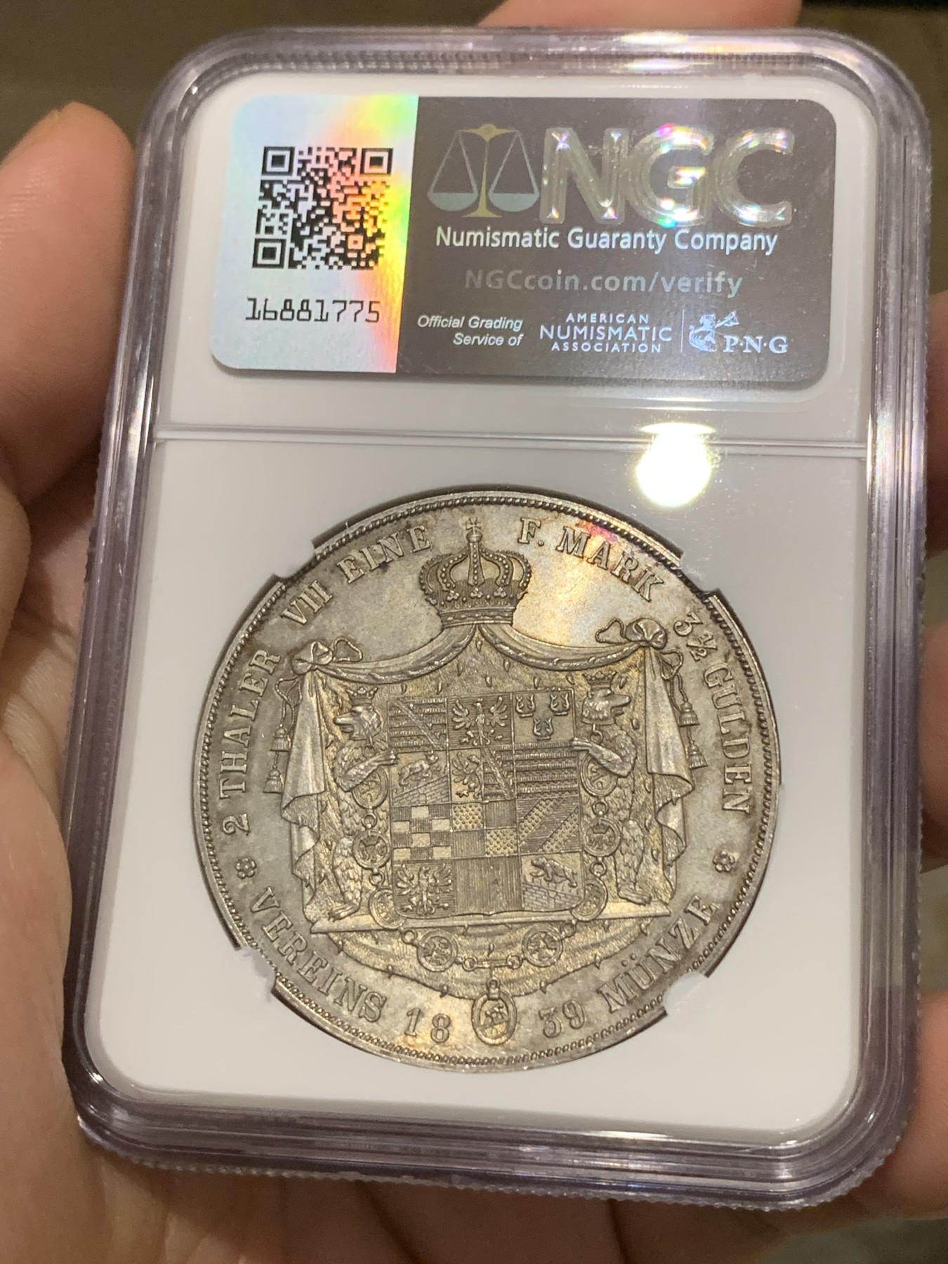 《竞宝斋》第198场-周日，周一 2场 (全场包邮) NGC MS62 德国 安哈特德绍 1839年 利奥波德·弗里德里希 稀少2泰勒 37克大银币 底板光洁 发型细致无磨损 背面大窗帘高点均在 状态好 给分低了