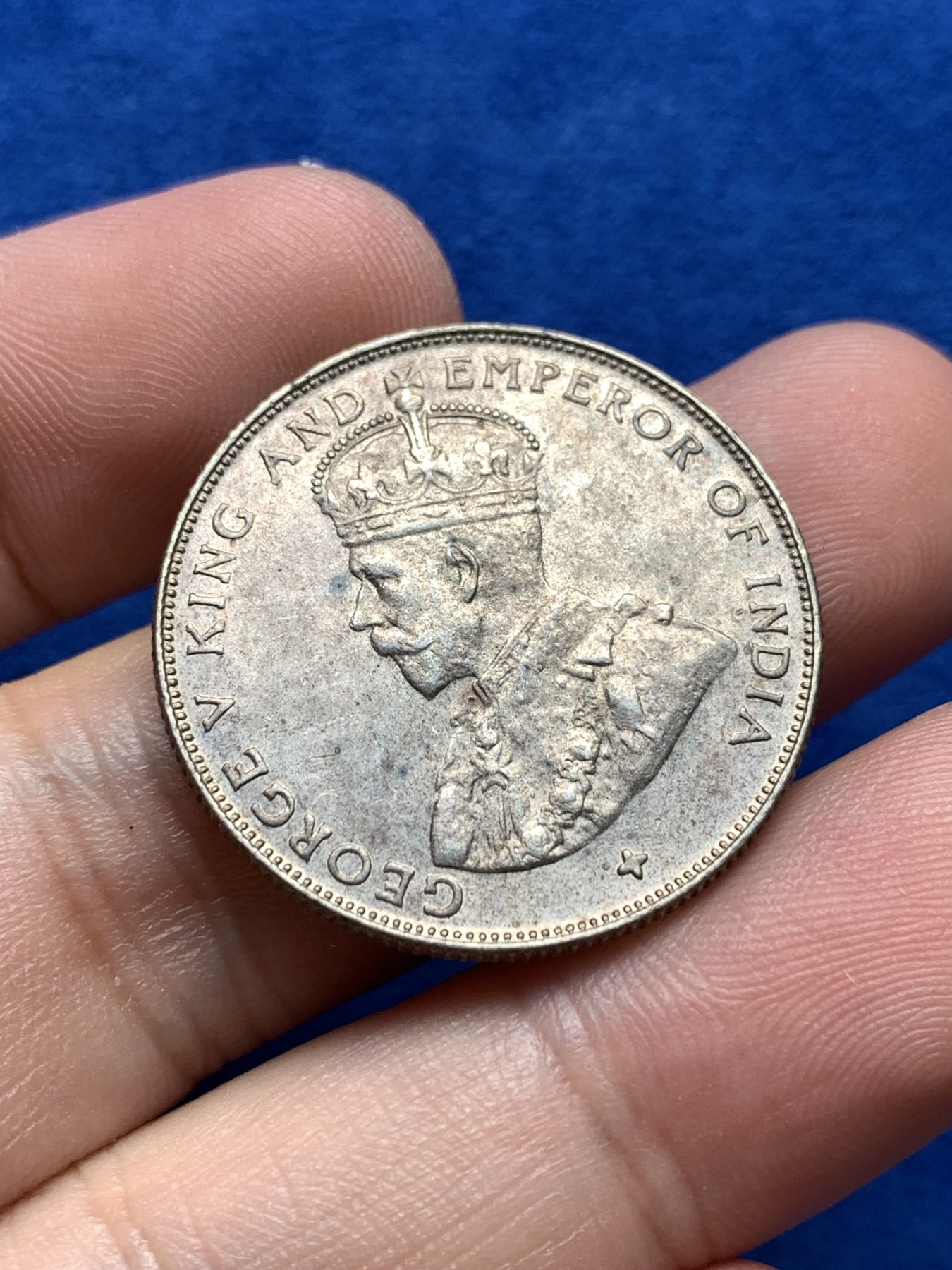 《竞宝斋》第198场-周日，周一 2场 (全场包邮) 海峡殖民地 1920年 乔治五世50分银币 整体带金彩，背面光好