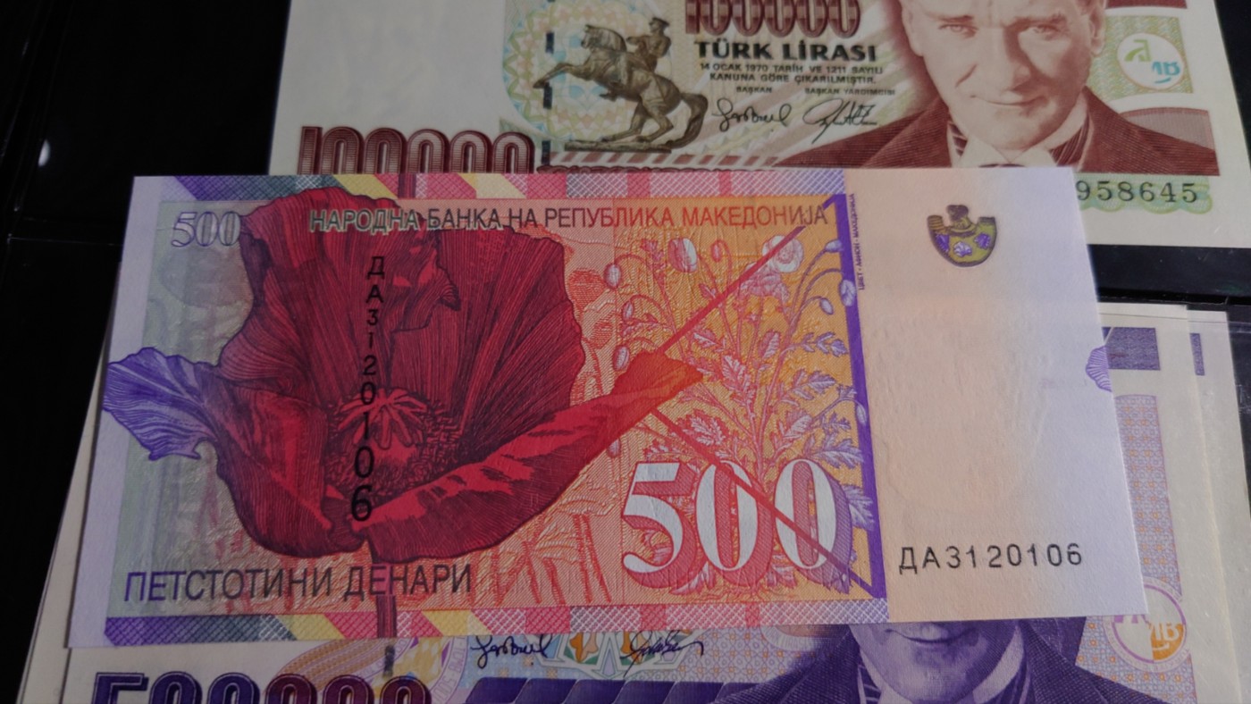 陆续更新【世界钱币】精选微拍第73期暨2023年第二十期 全新纸质裸钞低价起拍(第二场) 2003年北马其顿500 全新绝品无47