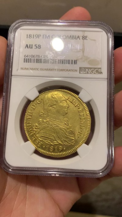 《竞宝斋》第198场-周日，周一 2场 (全场包邮) NGC AU58 哥伦比亚 1819年 卡四头像费七铭文 8E 27克大金币 底板光洁 27克  极少见品种