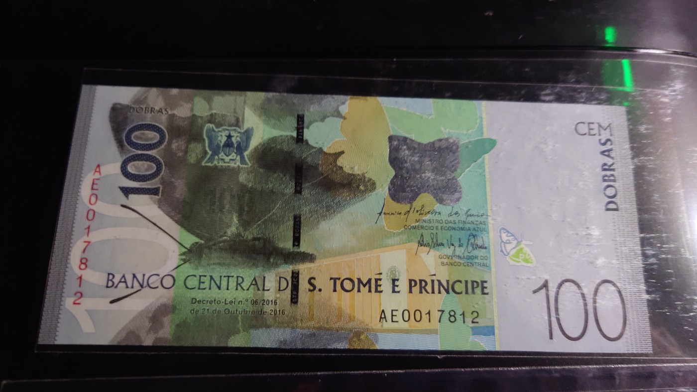 陆续更新【世界钱币】精选微拍第73期暨2023年第二十期 全新纸质裸钞低价起拍(第二场) 2020年圣多美和普林西比100 全新绝品无4