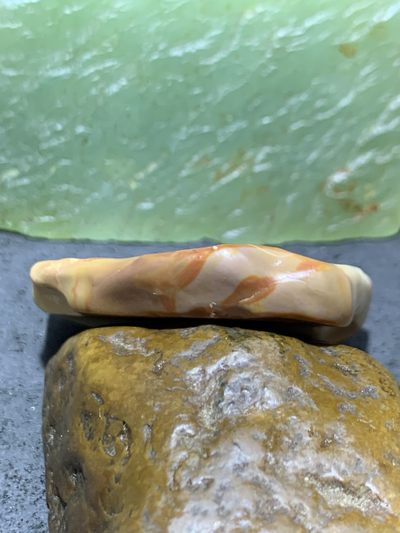 精美戈壁彩玉手工雕刻佛字把件（吊坠)一个！寓意：佛在心中 精美戈壁彩玉手工雕刻佛字把件（吊坠)一个！寓意：佛在心中