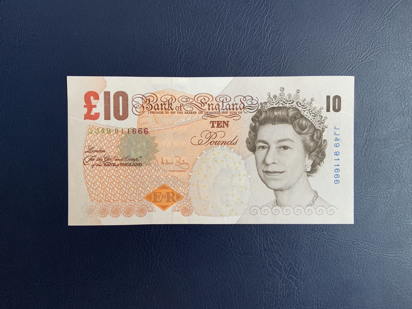 收藏联盟Quantum Auction 第290期拍卖  英国2004年10镑 品相全新UNC 豹子号 倒置号